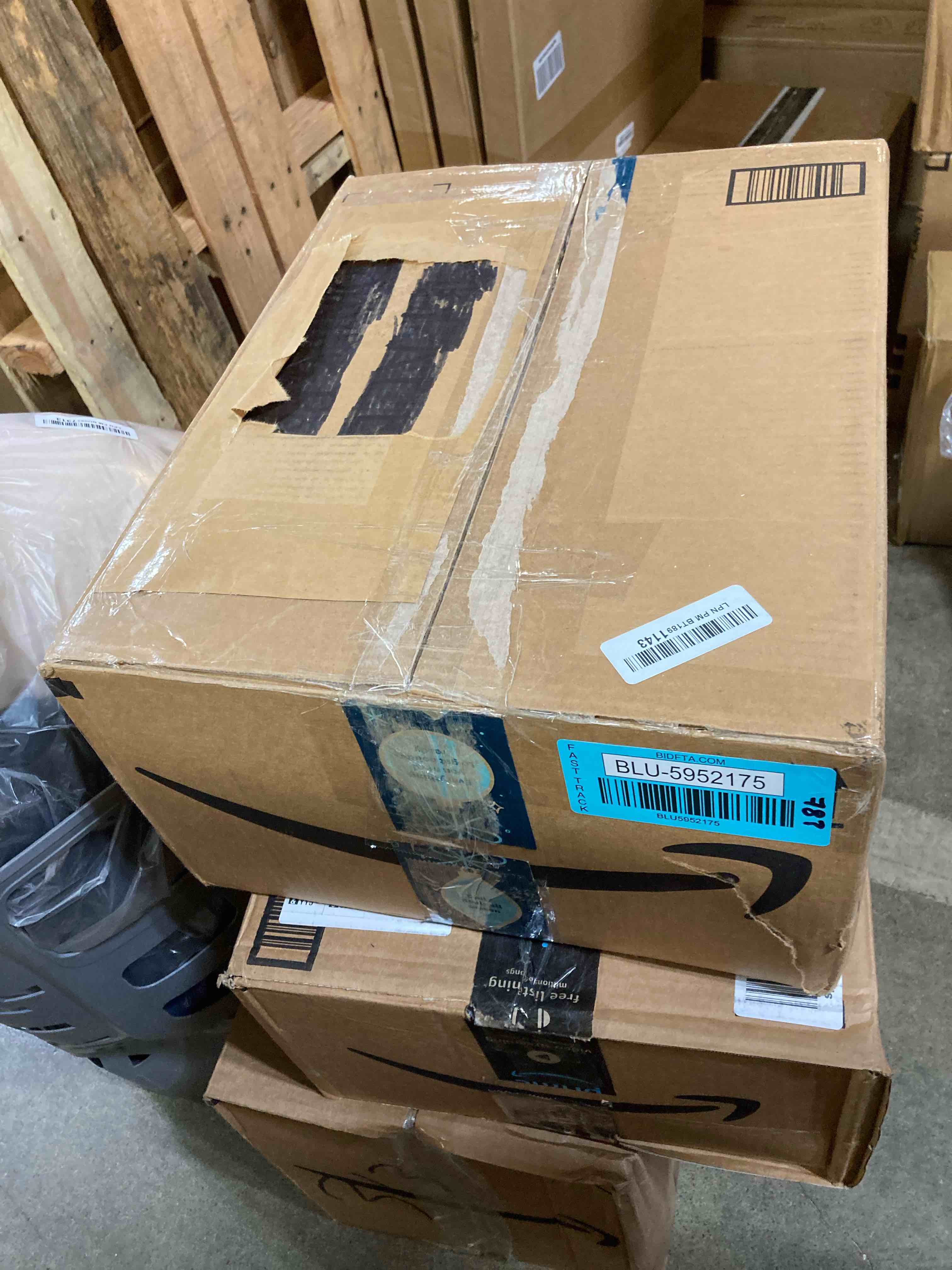 https://s3.amazonaws.com/lotting-images-prod/phillipi/BLU5952175_1715786218998.jpeg