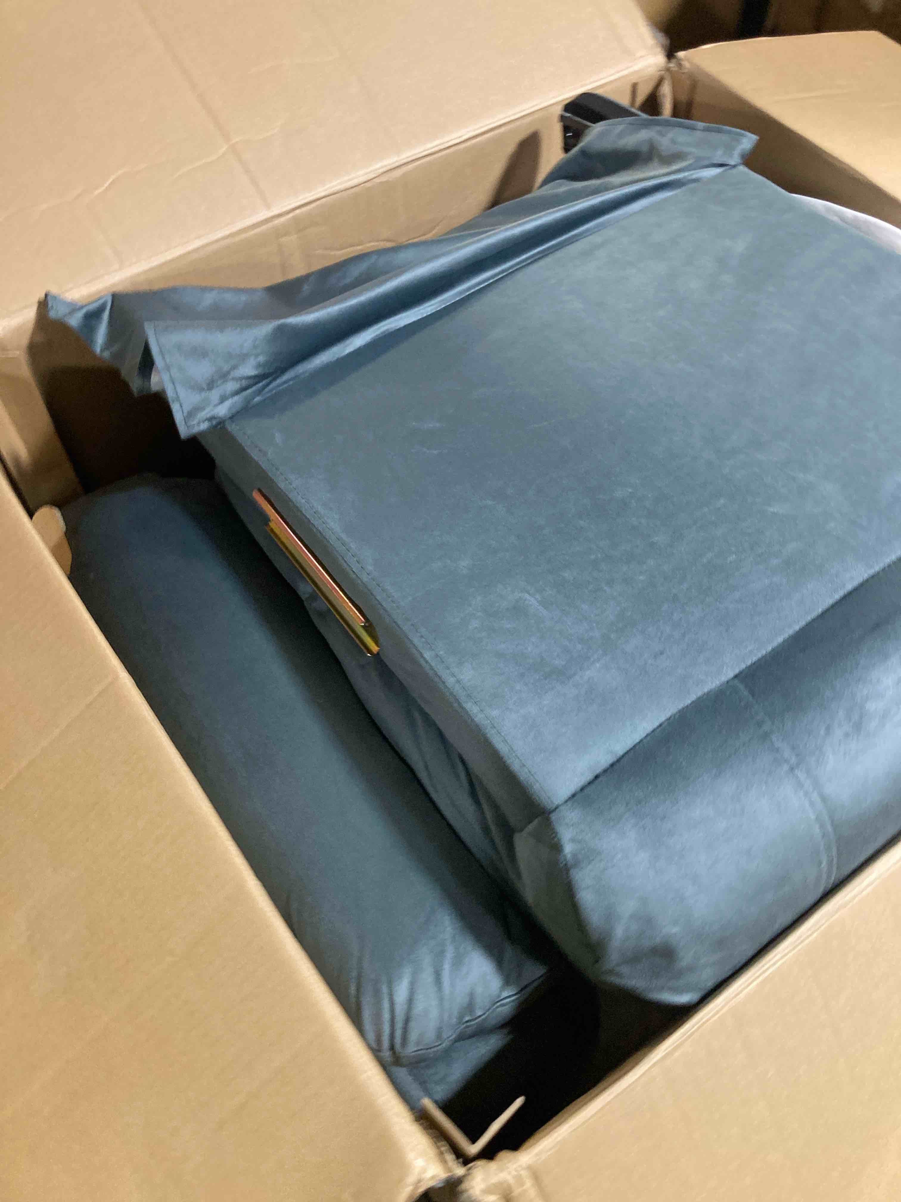 https://s3.amazonaws.com/lotting-images-prod/phillipi/BLU5952672_1716472630402.jpeg