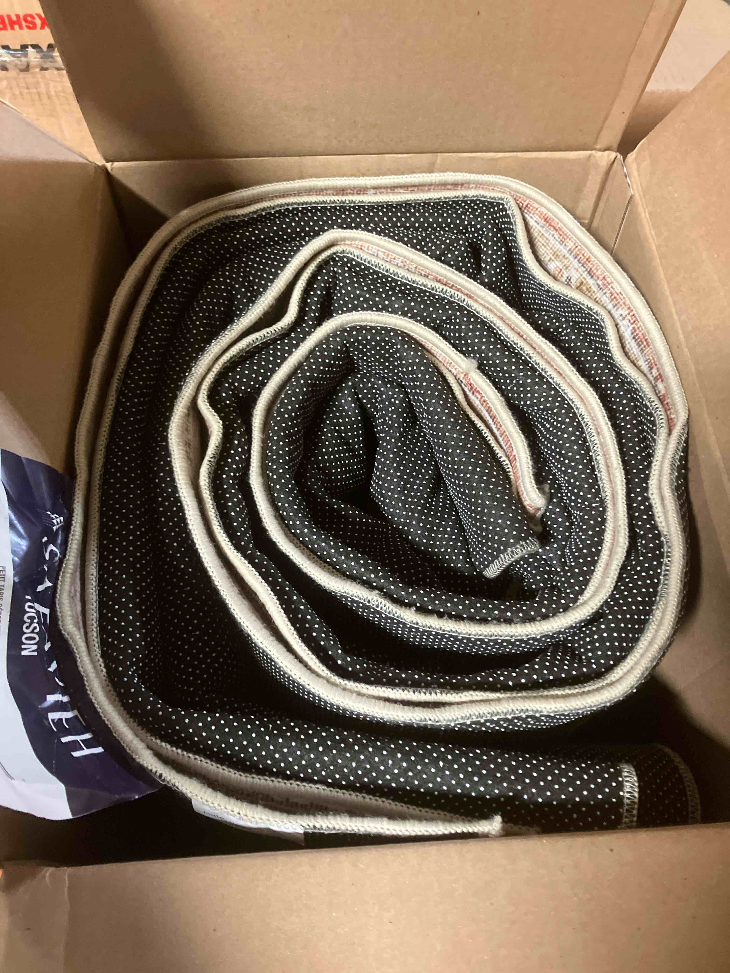https://s3.amazonaws.com/lotting-images-prod/phillipi/BLU5957701_1711122653635.jpeg