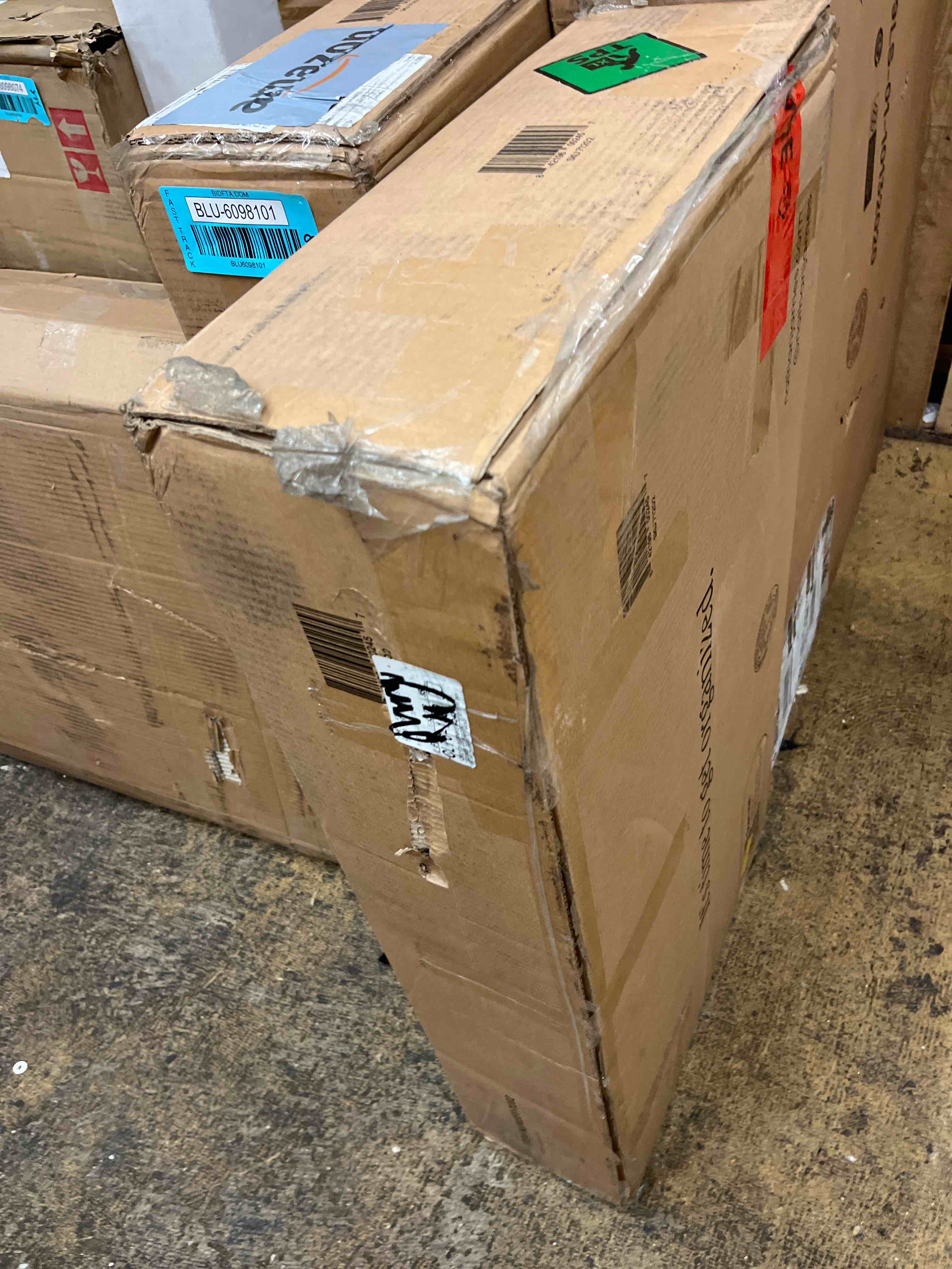 https://s3.amazonaws.com/lotting-images-prod/phillipi/BLU6098099_1714683661183.jpeg