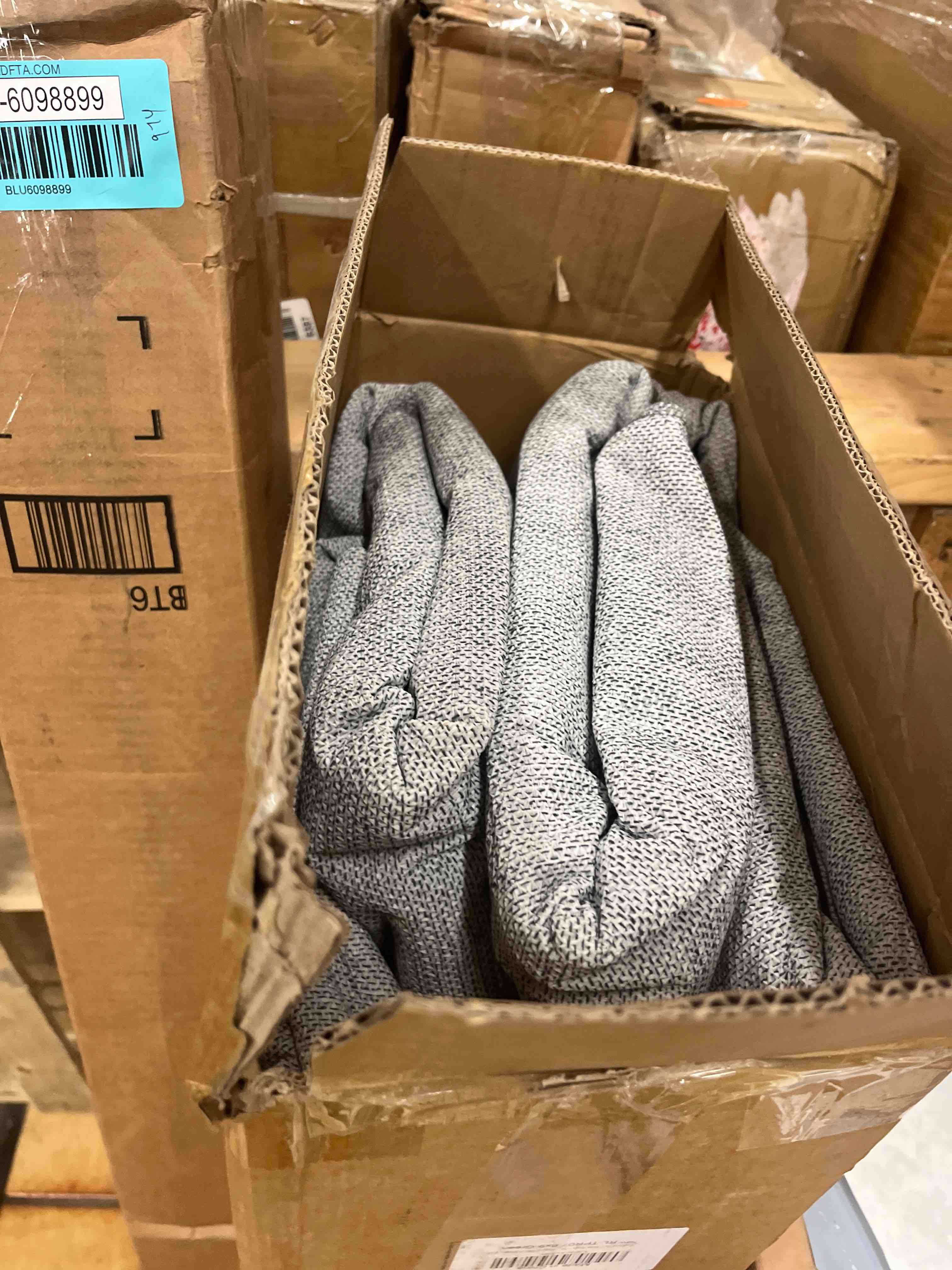 https://s3.amazonaws.com/lotting-images-prod/phillipi/BLU6098902_1715839261098.jpeg