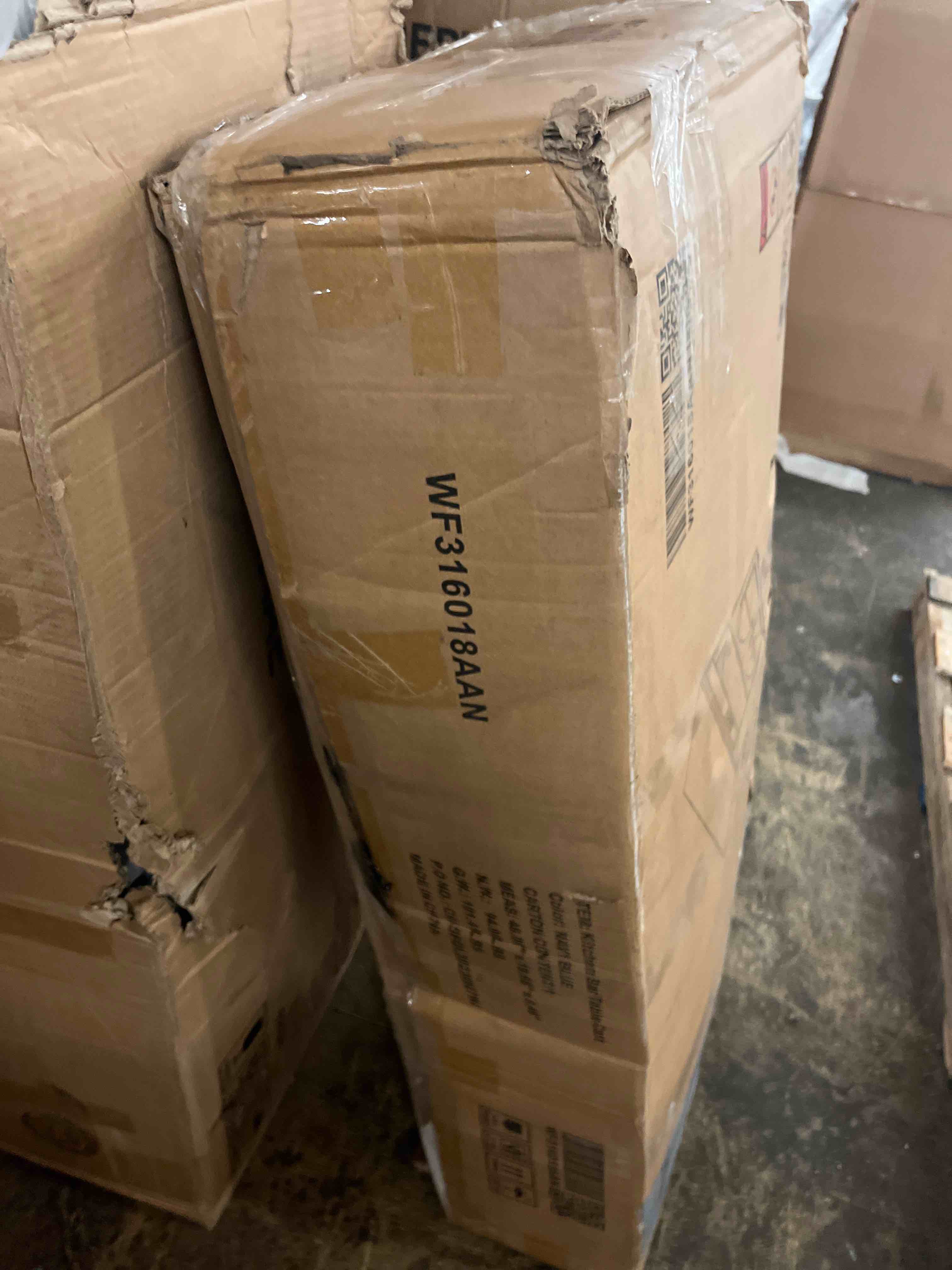 https://s3.amazonaws.com/lotting-images-prod/phillipi/BLU6101033_1716539850755.jpeg