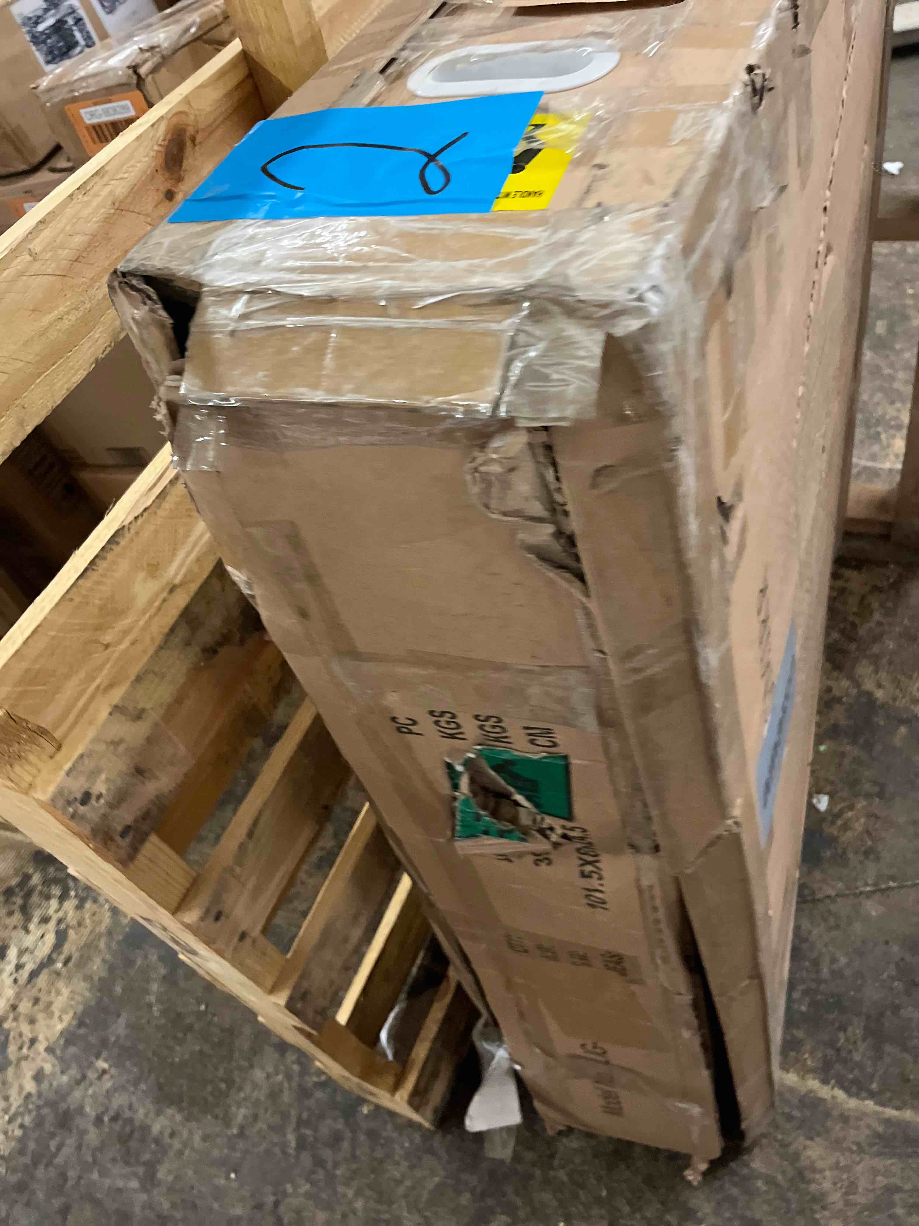 https://s3.amazonaws.com/lotting-images-prod/phillipi/BLU6102814_1718176725898.jpeg