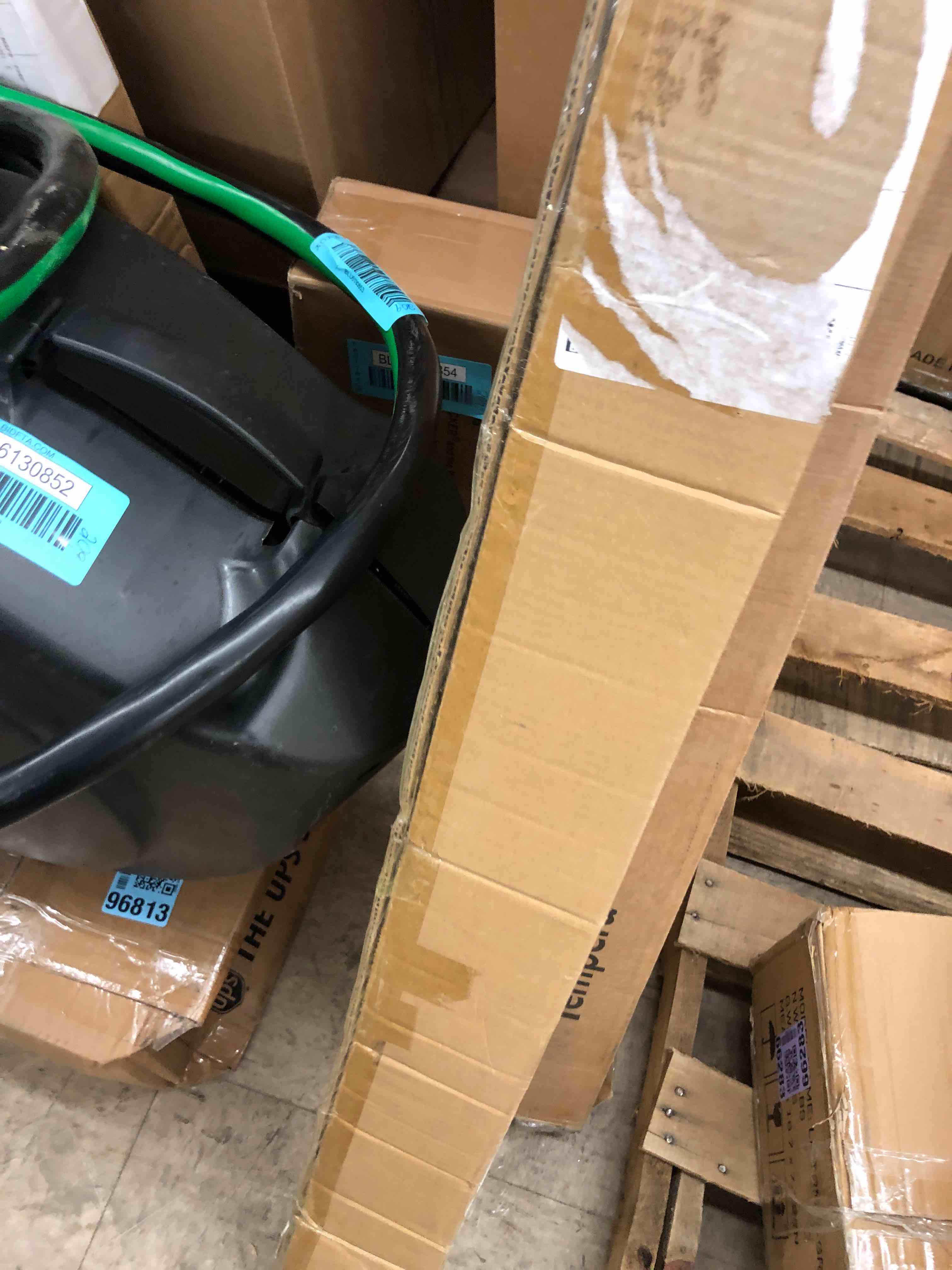https://s3.amazonaws.com/lotting-images-prod/phillipi/BLU6130855_1730396915425.jpeg