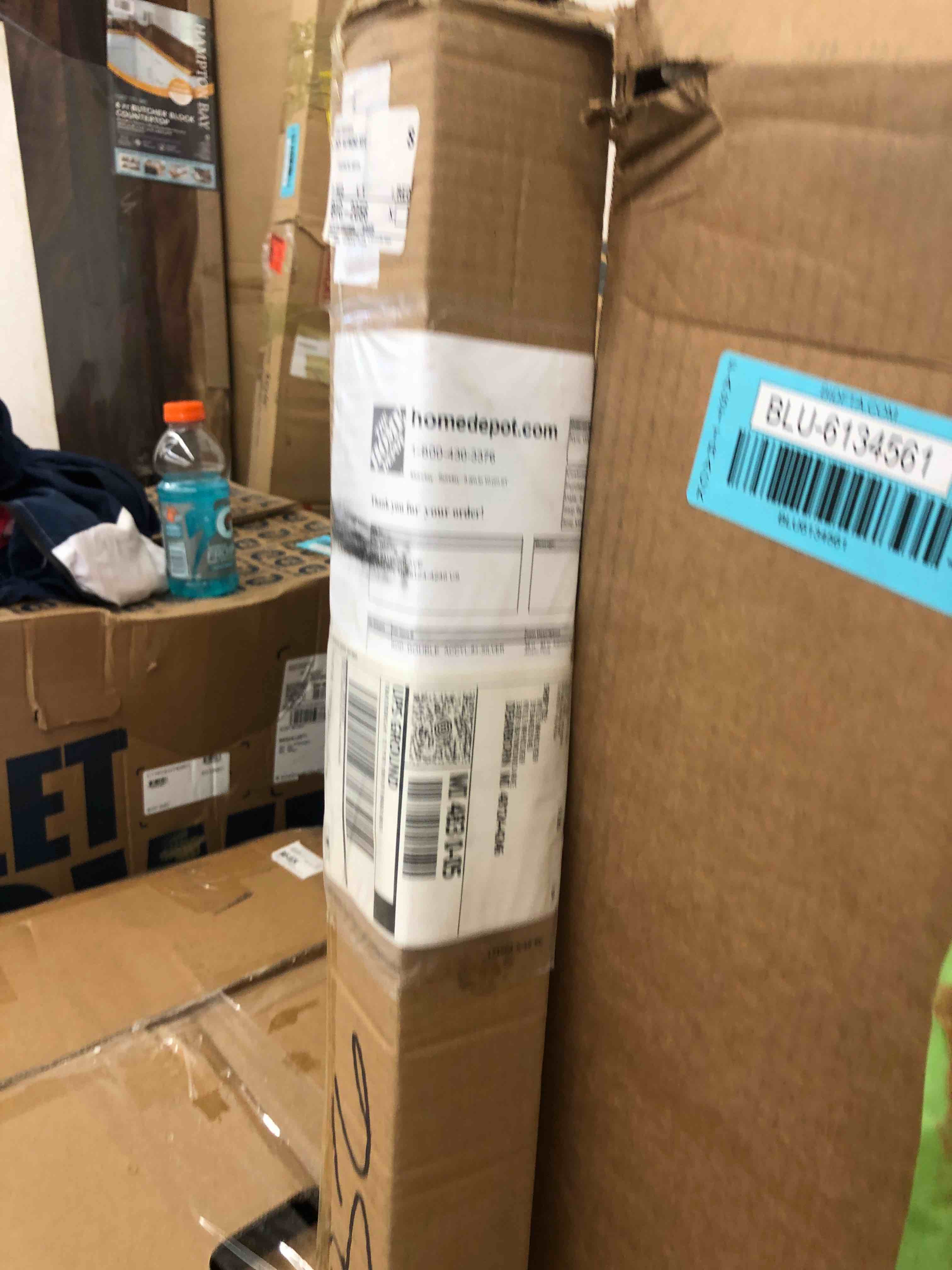https://s3.amazonaws.com/lotting-images-prod/phillipi/BLU6134565_1713806547516.jpeg