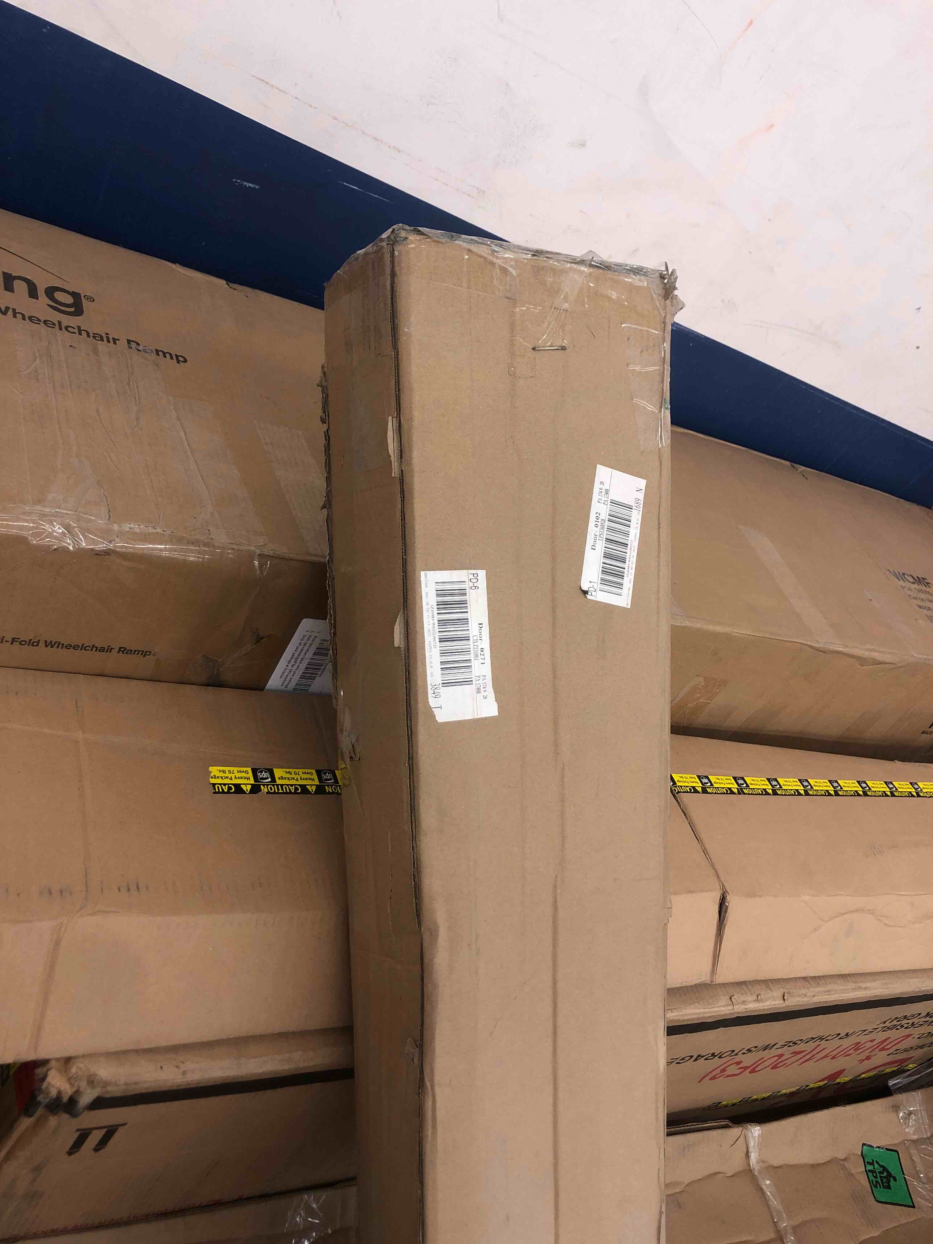 https://s3.amazonaws.com/lotting-images-prod/phillipi/BLU6135263_1718636256925.jpeg