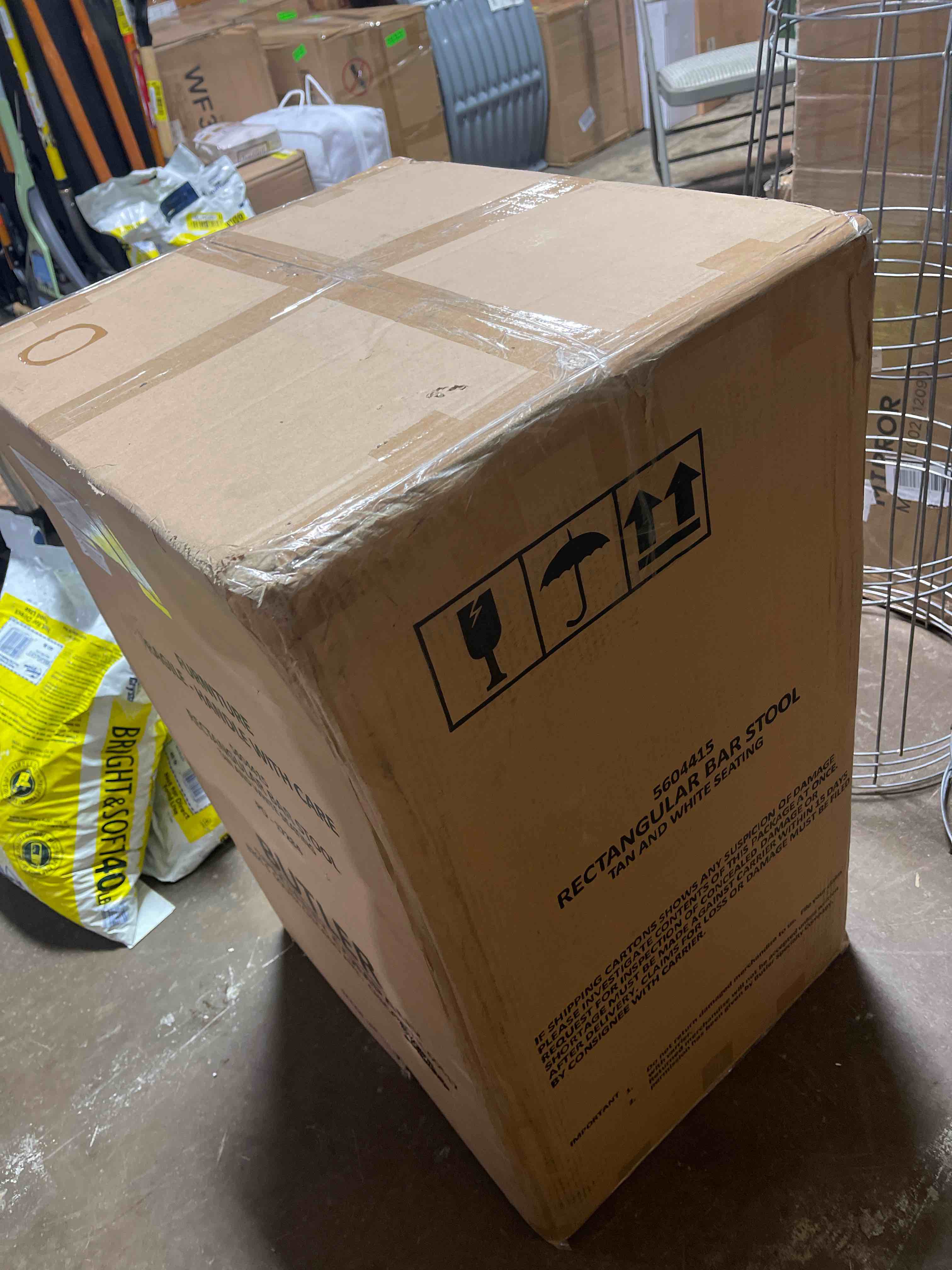 https://s3.amazonaws.com/lotting-images-prod/phillipi/BLU6422199_1723147332363.jpeg