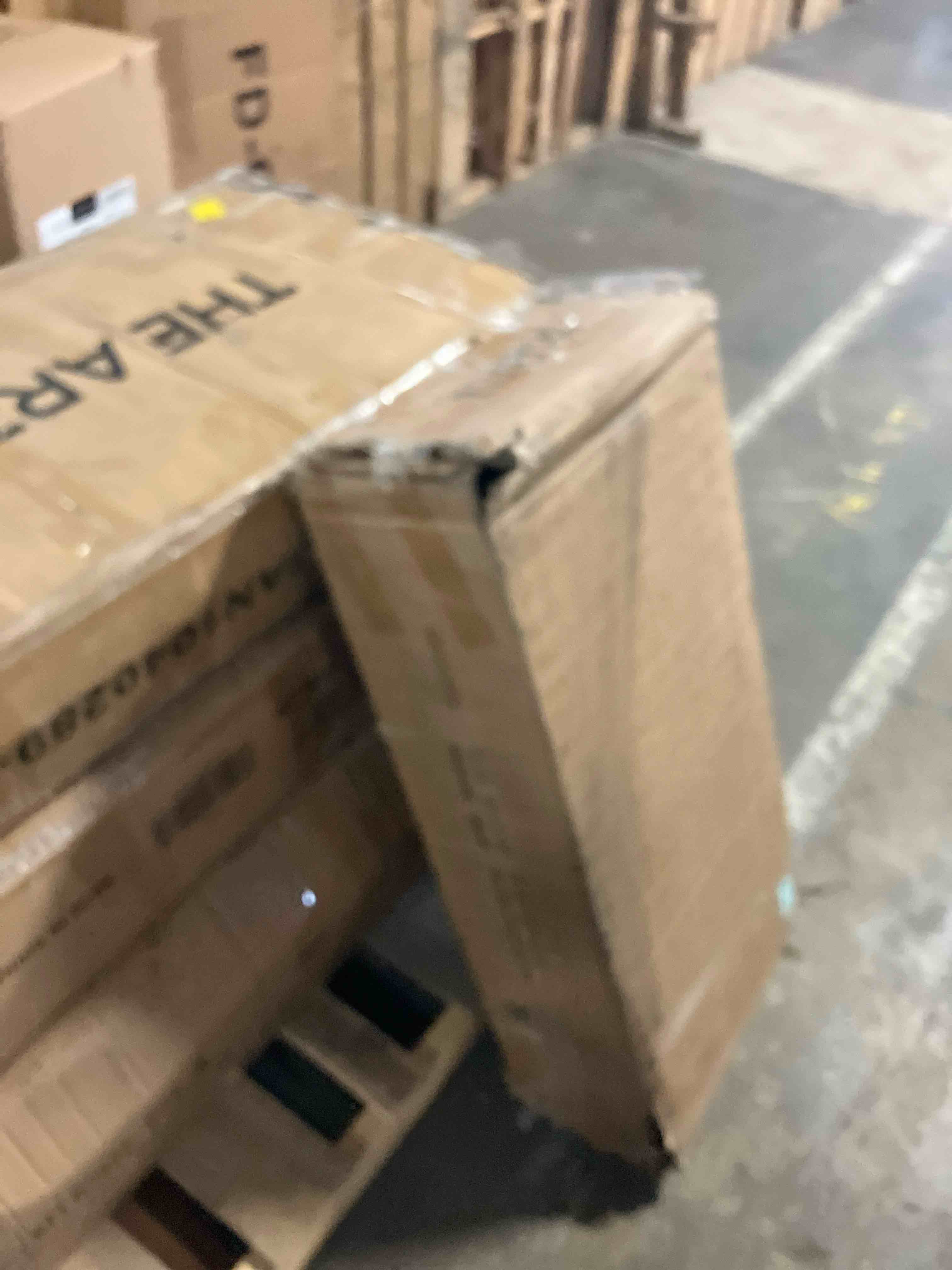 https://s3.amazonaws.com/lotting-images-prod/phillipi/BLU6458869_1725554628848.jpeg