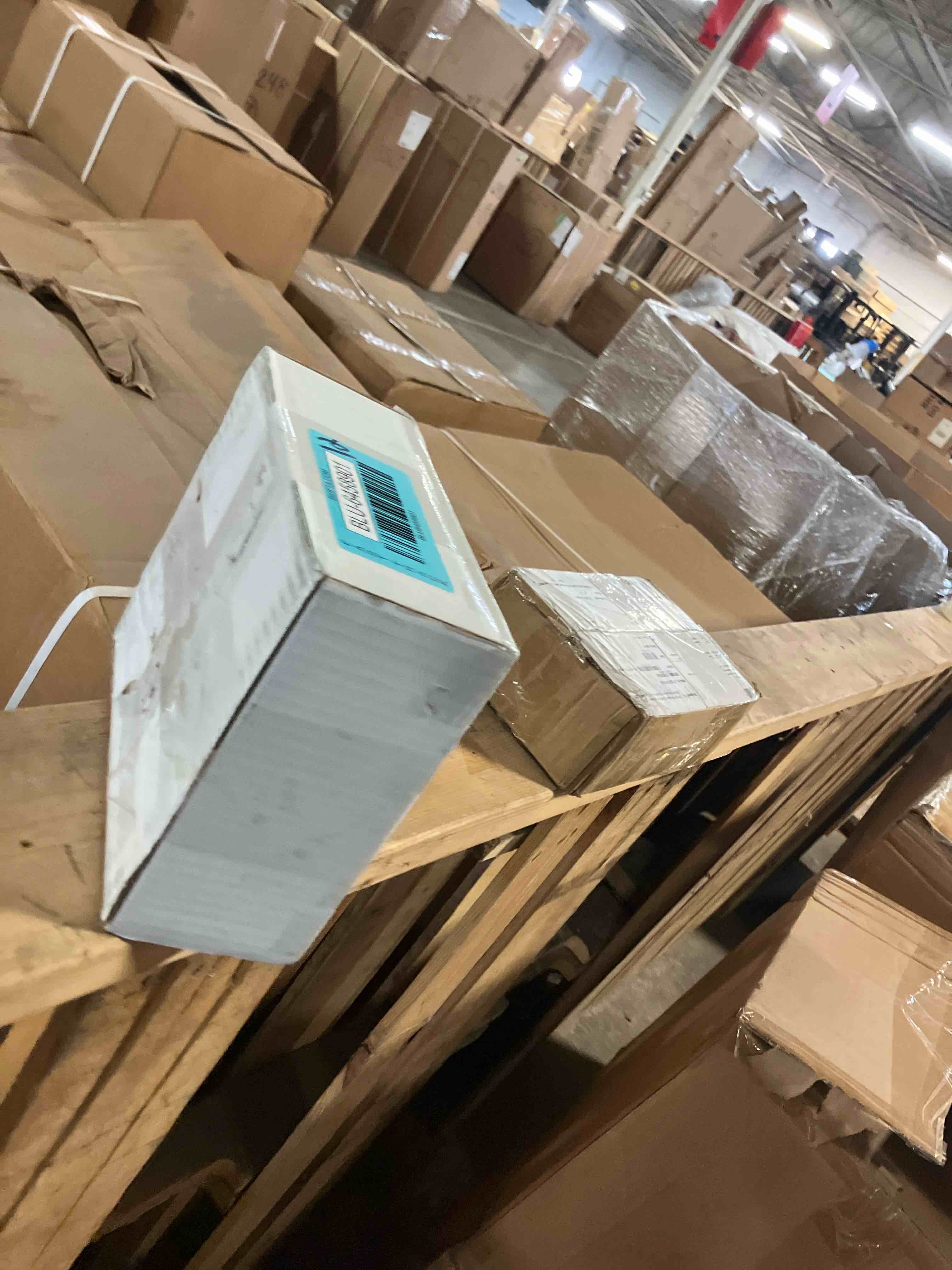 https://s3.amazonaws.com/lotting-images-prod/phillipi/BLU6458901_1725558387171.jpeg