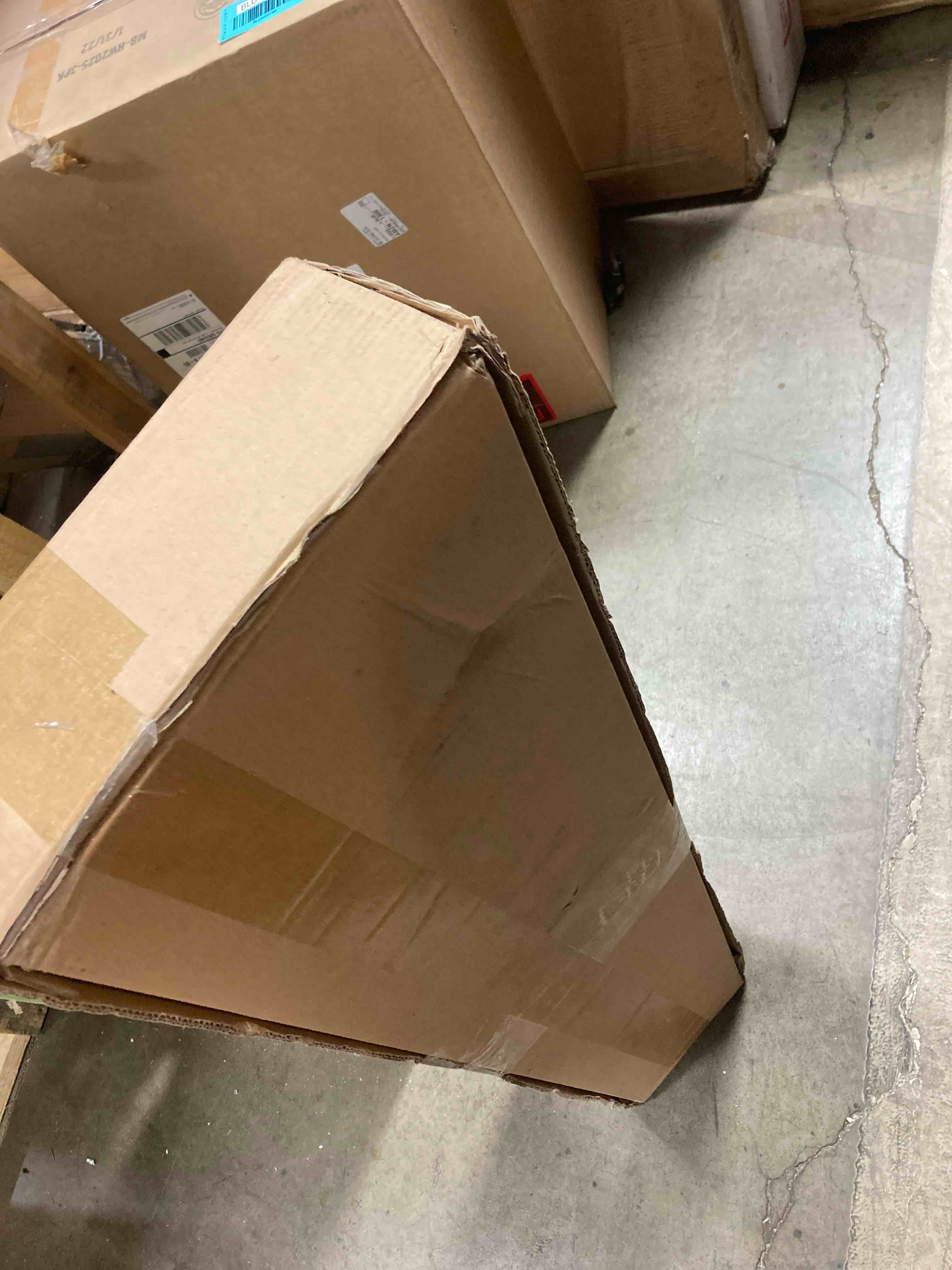 https://s3.amazonaws.com/lotting-images-prod/phillipi/BLU6459787_1720016877691.jpeg
