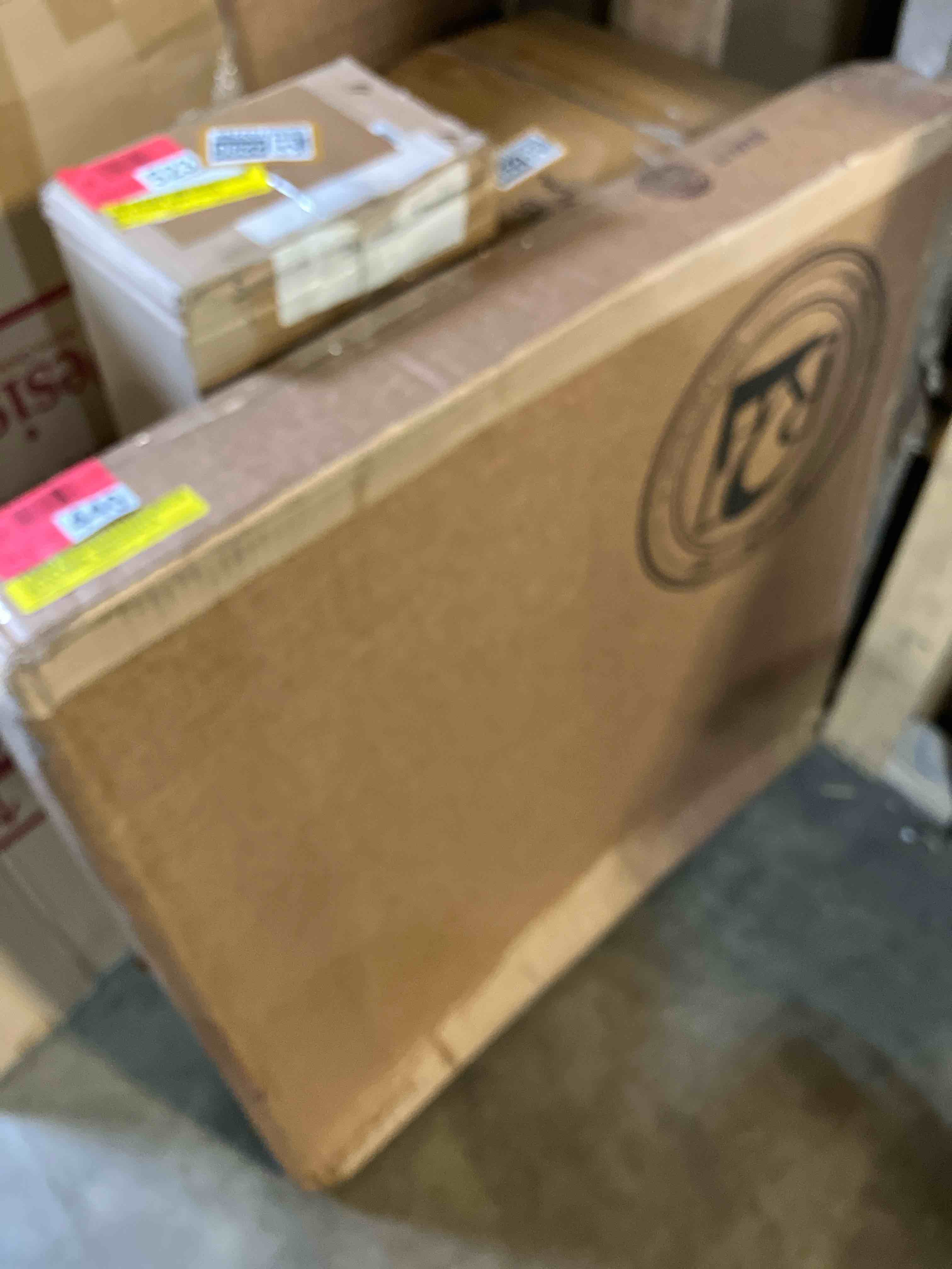 https://s3.amazonaws.com/lotting-images-prod/phillipi/BRN0102294_1740167091240.jpeg