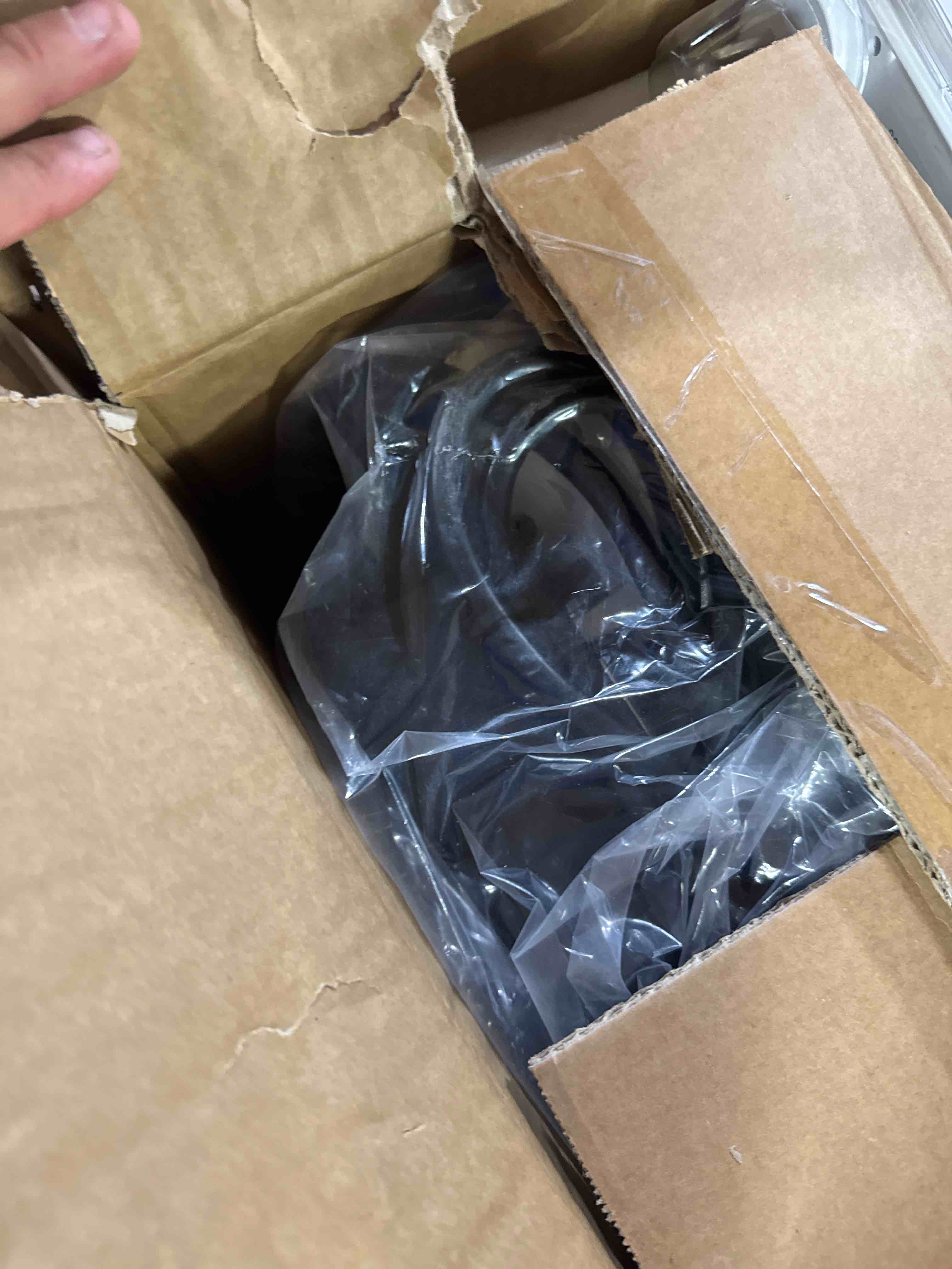 https://s3.amazonaws.com/lotting-images-prod/phillipi/BRN0104072_1758741077325.jpeg
