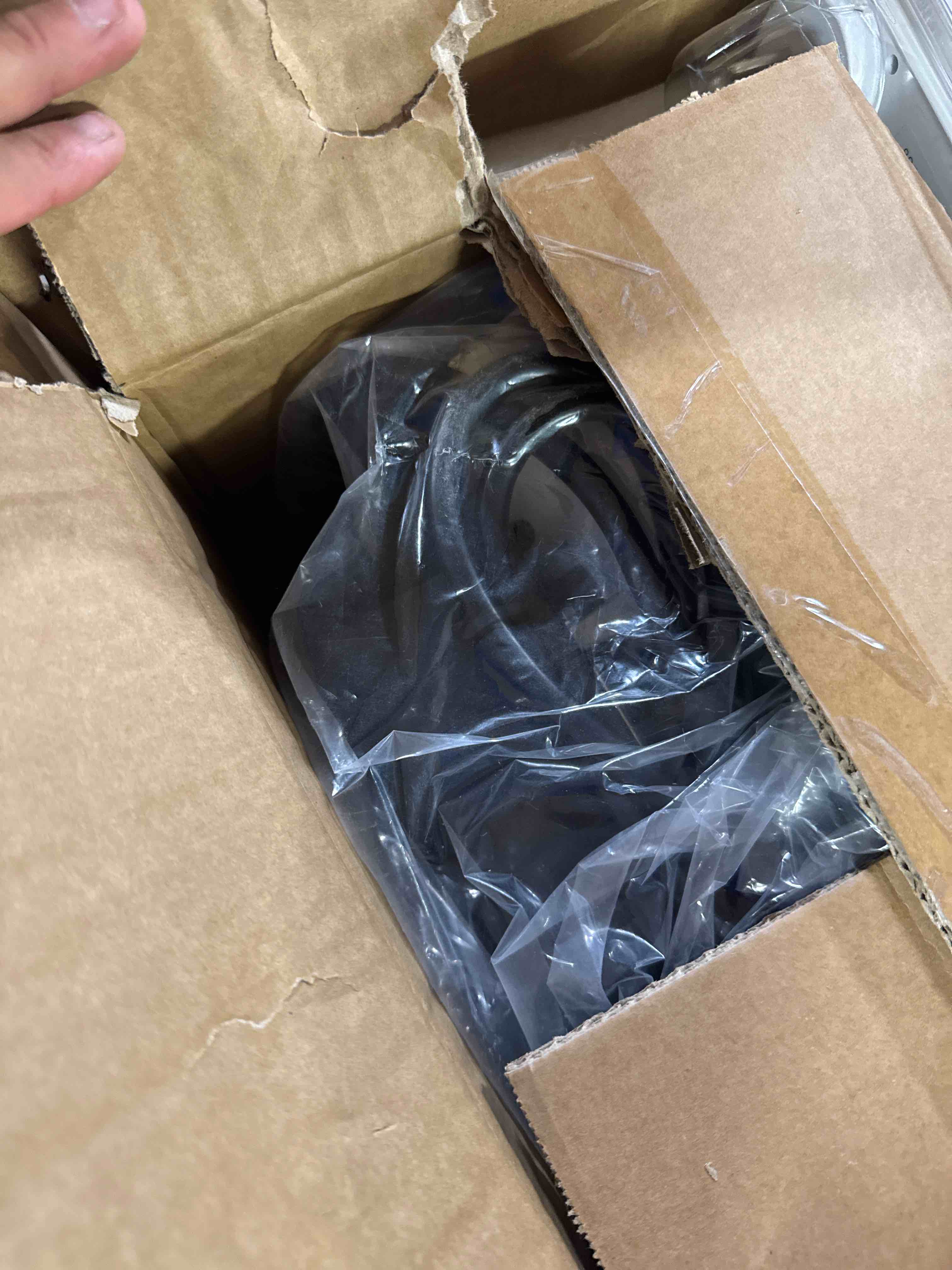 https://s3.amazonaws.com/lotting-images-prod/phillipi/BRN0104072_1758741078365.jpeg