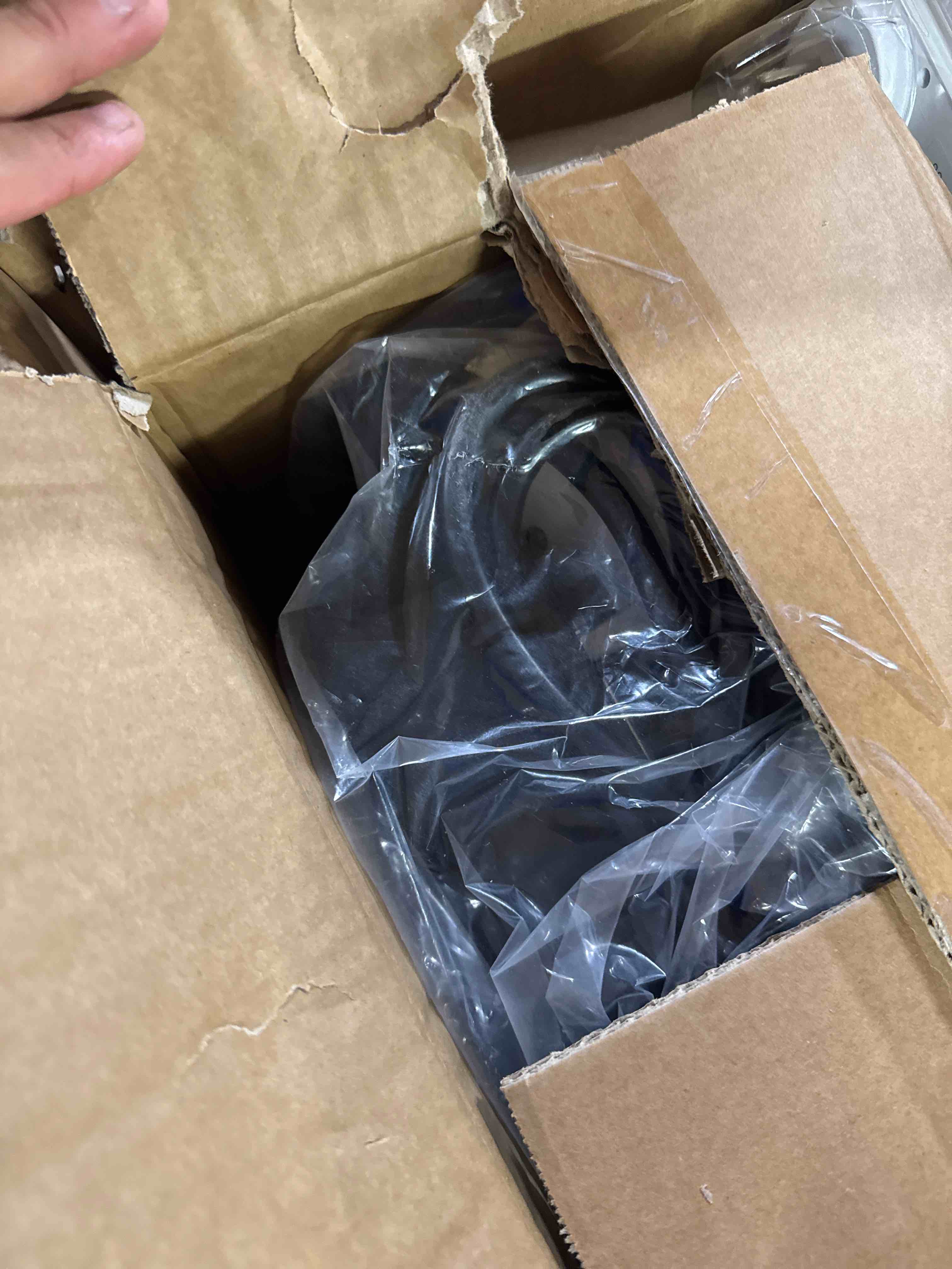 https://s3.amazonaws.com/lotting-images-prod/phillipi/BRN0104072_1758741079230.jpeg