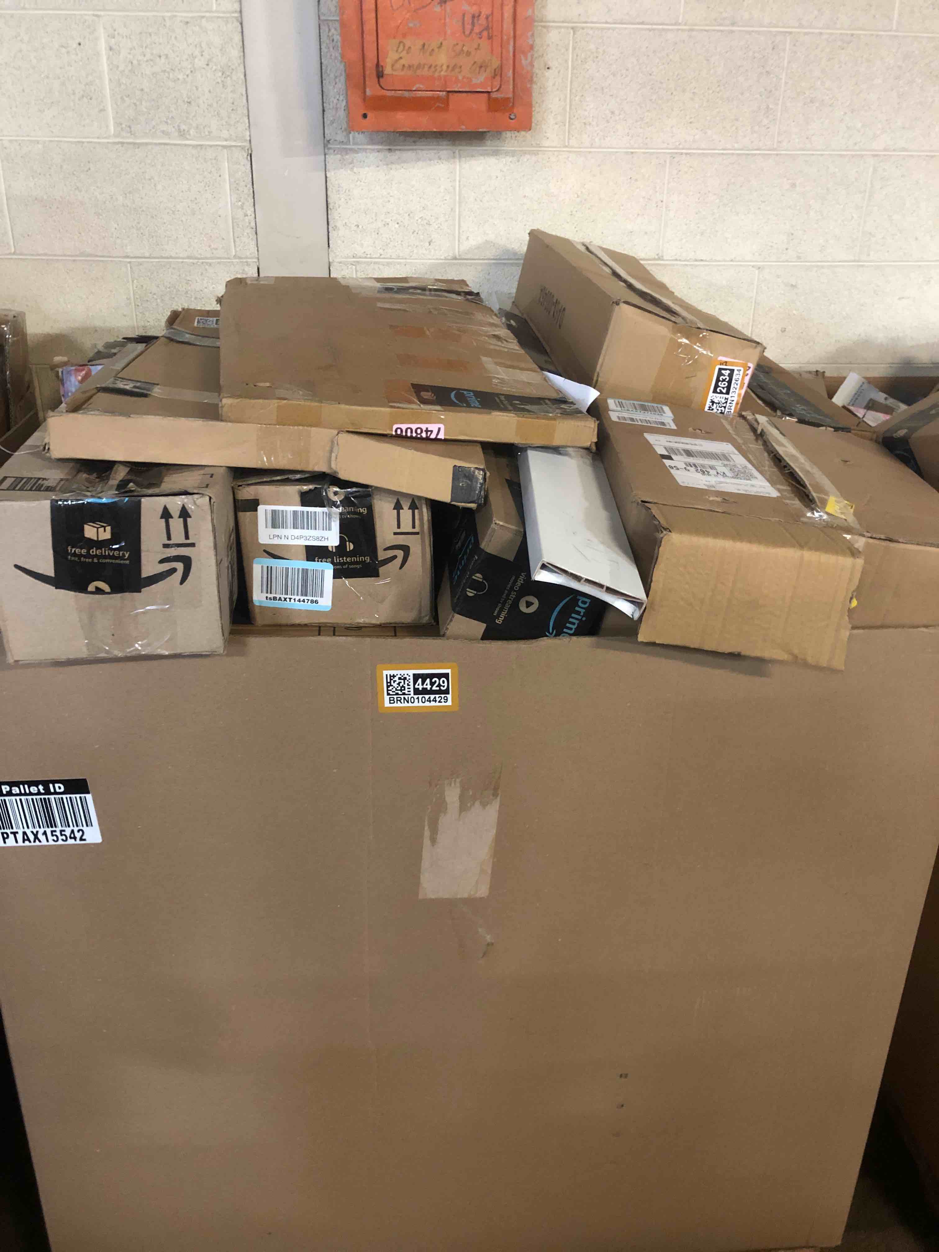 https://s3.amazonaws.com/lotting-images-prod/phillipi/BRN0104429_1753813997192.jpeg