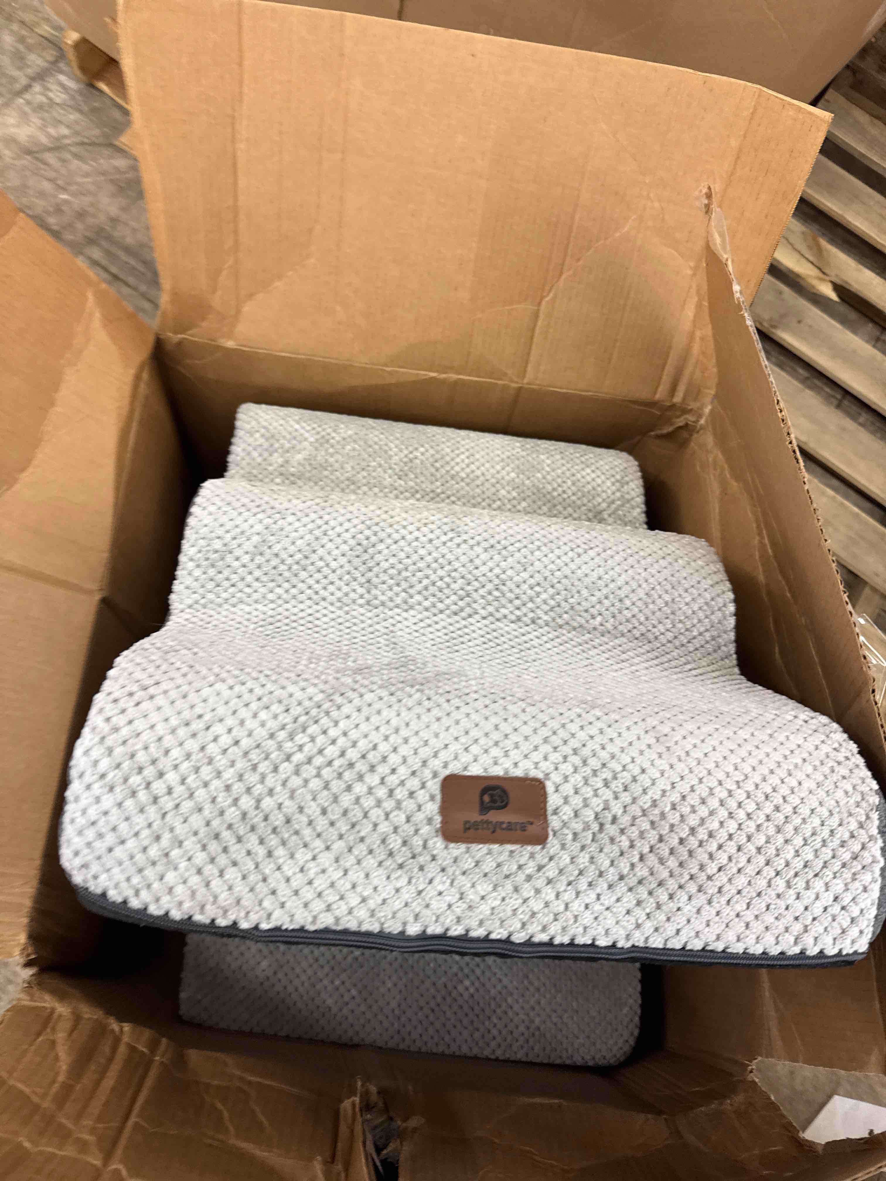 https://s3.amazonaws.com/lotting-images-prod/phillipi/BRN0113136_1731444131468.jpeg