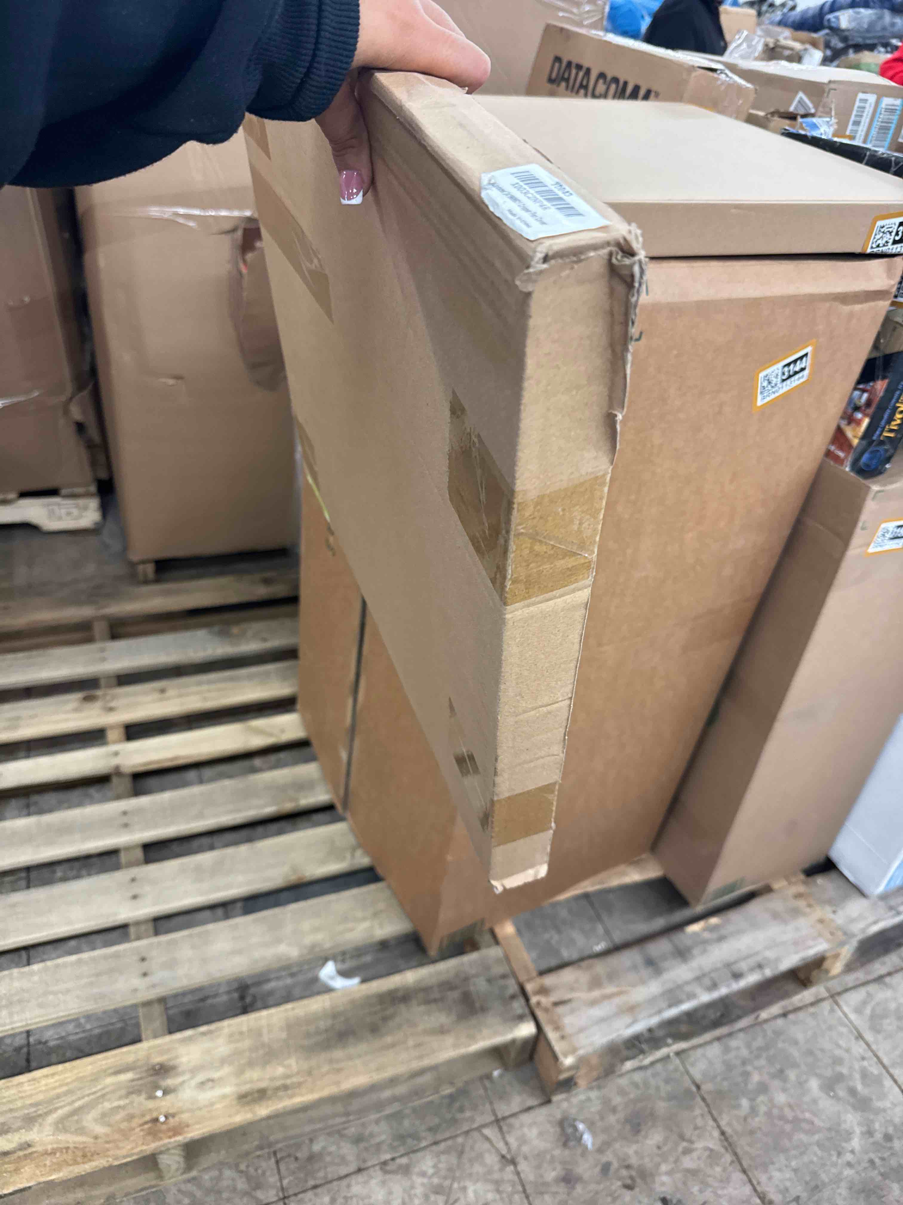 https://s3.amazonaws.com/lotting-images-prod/phillipi/BRN0113142_1731443174268.jpeg