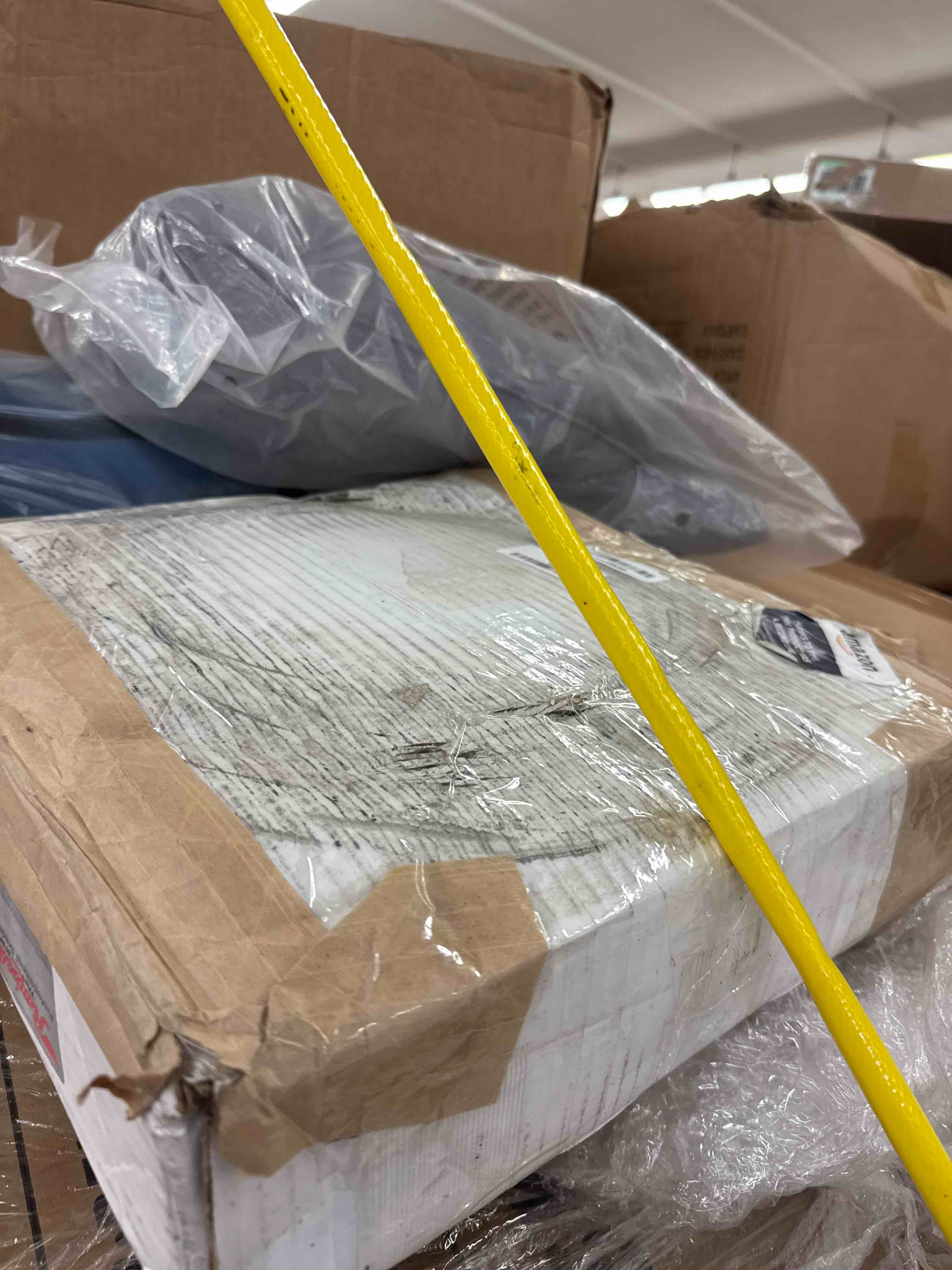 https://s3.amazonaws.com/lotting-images-prod/phillipi/BRN0113474_1730138468179.jpeg