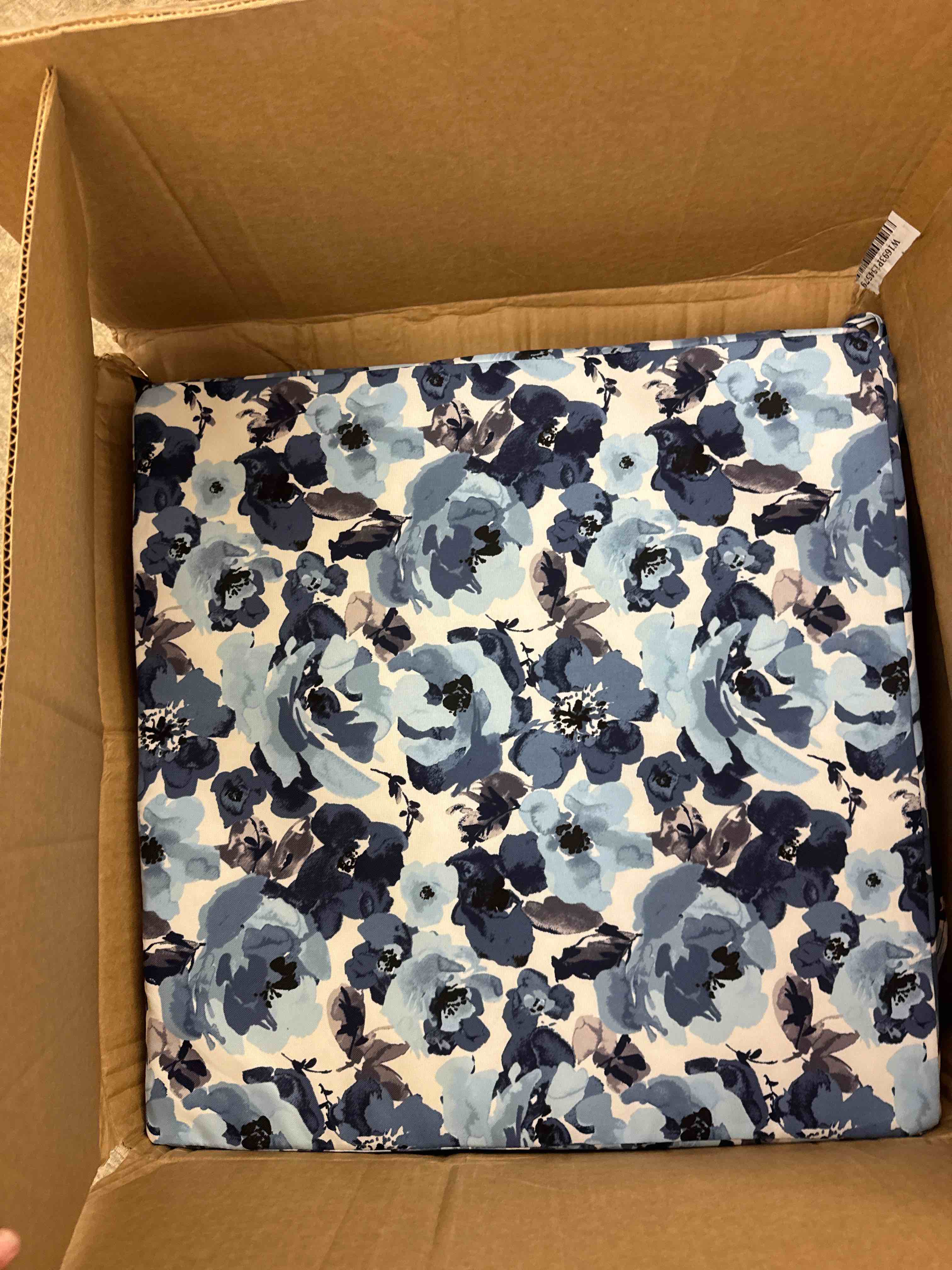 https://s3.amazonaws.com/lotting-images-prod/phillipi/BRN0113494_1730135687185.jpeg