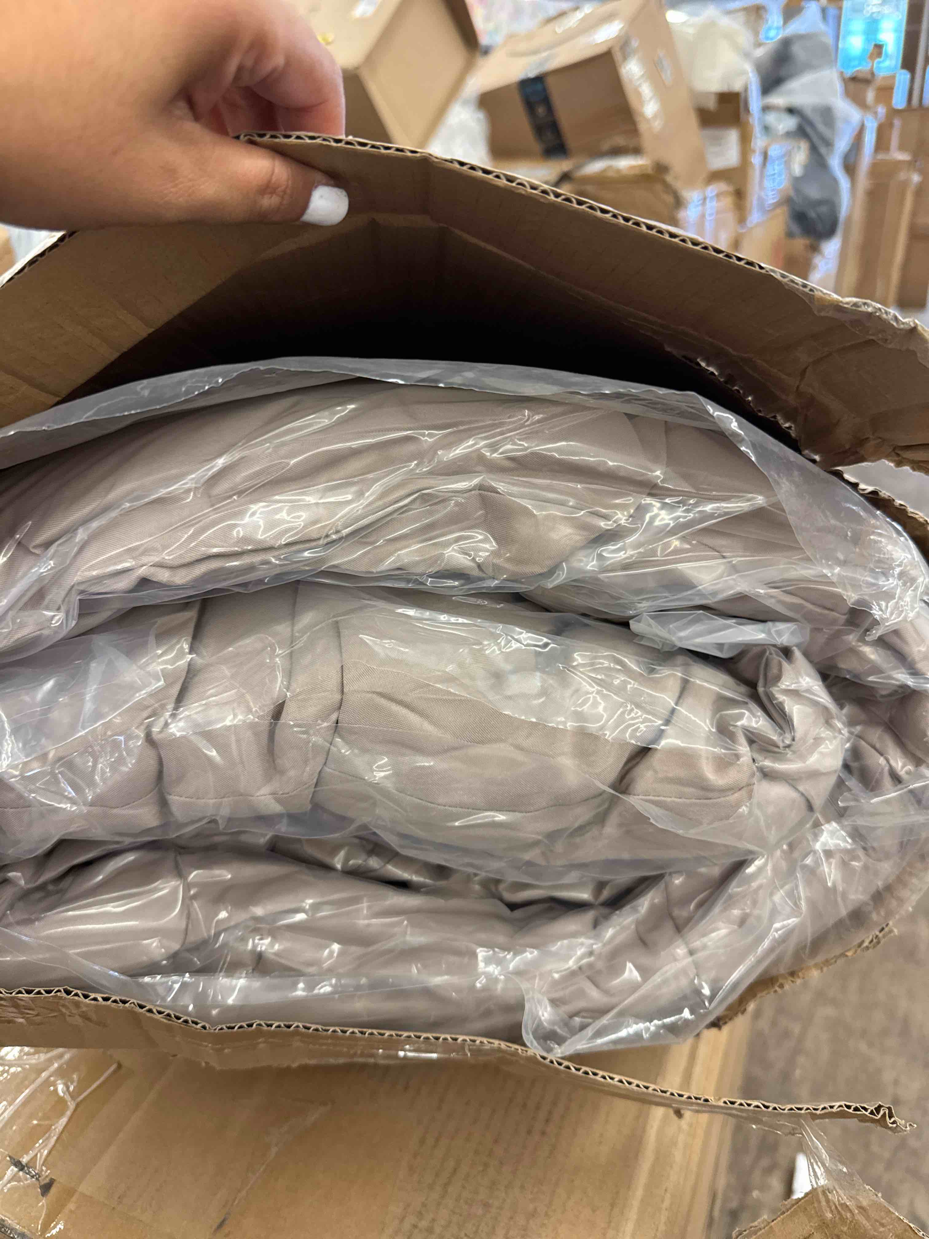 https://s3.amazonaws.com/lotting-images-prod/phillipi/BRN0113676_1729533385242.jpeg
