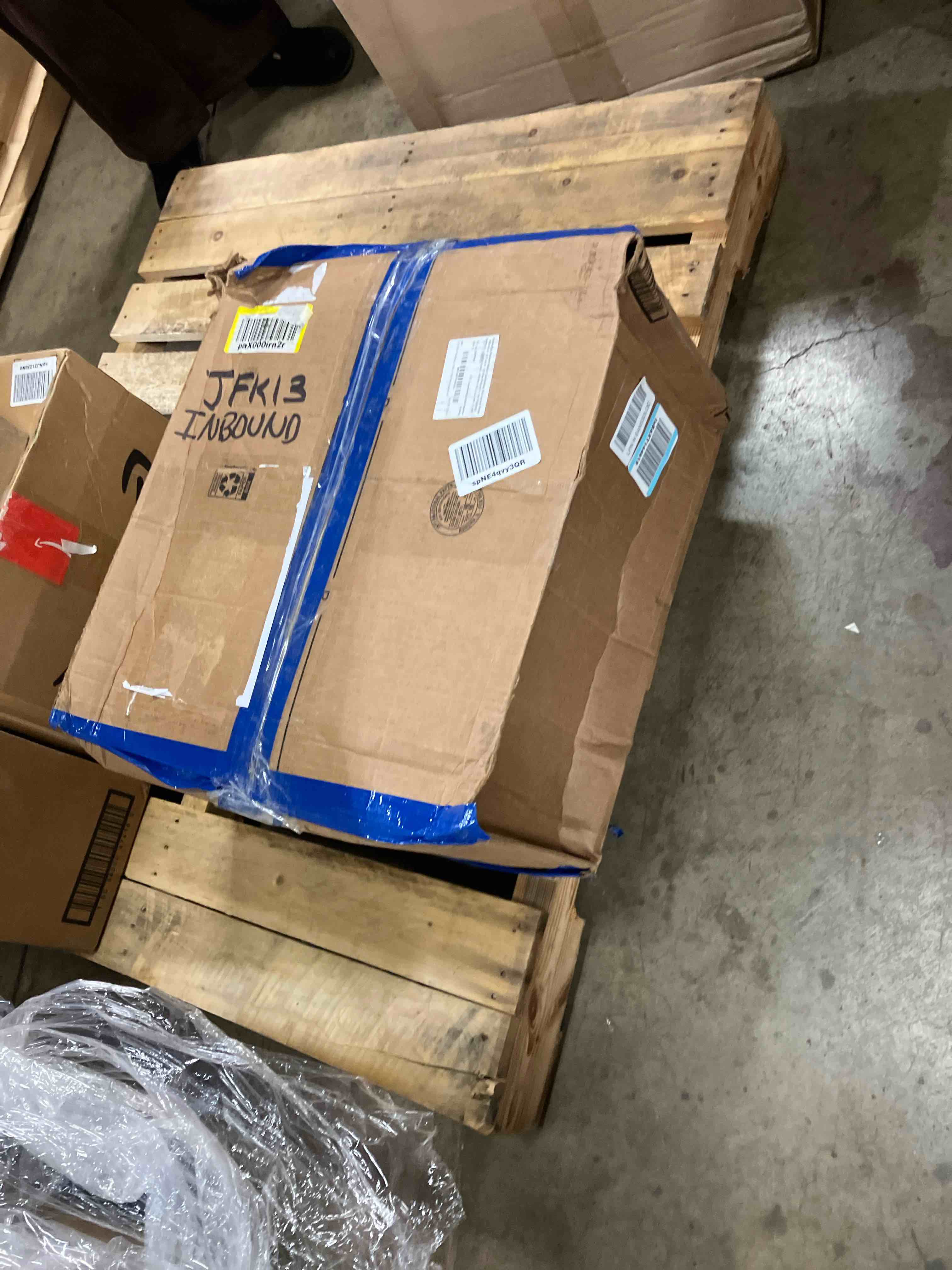 https://s3.amazonaws.com/lotting-images-prod/phillipi/BRN0460754_1742996821315.jpeg