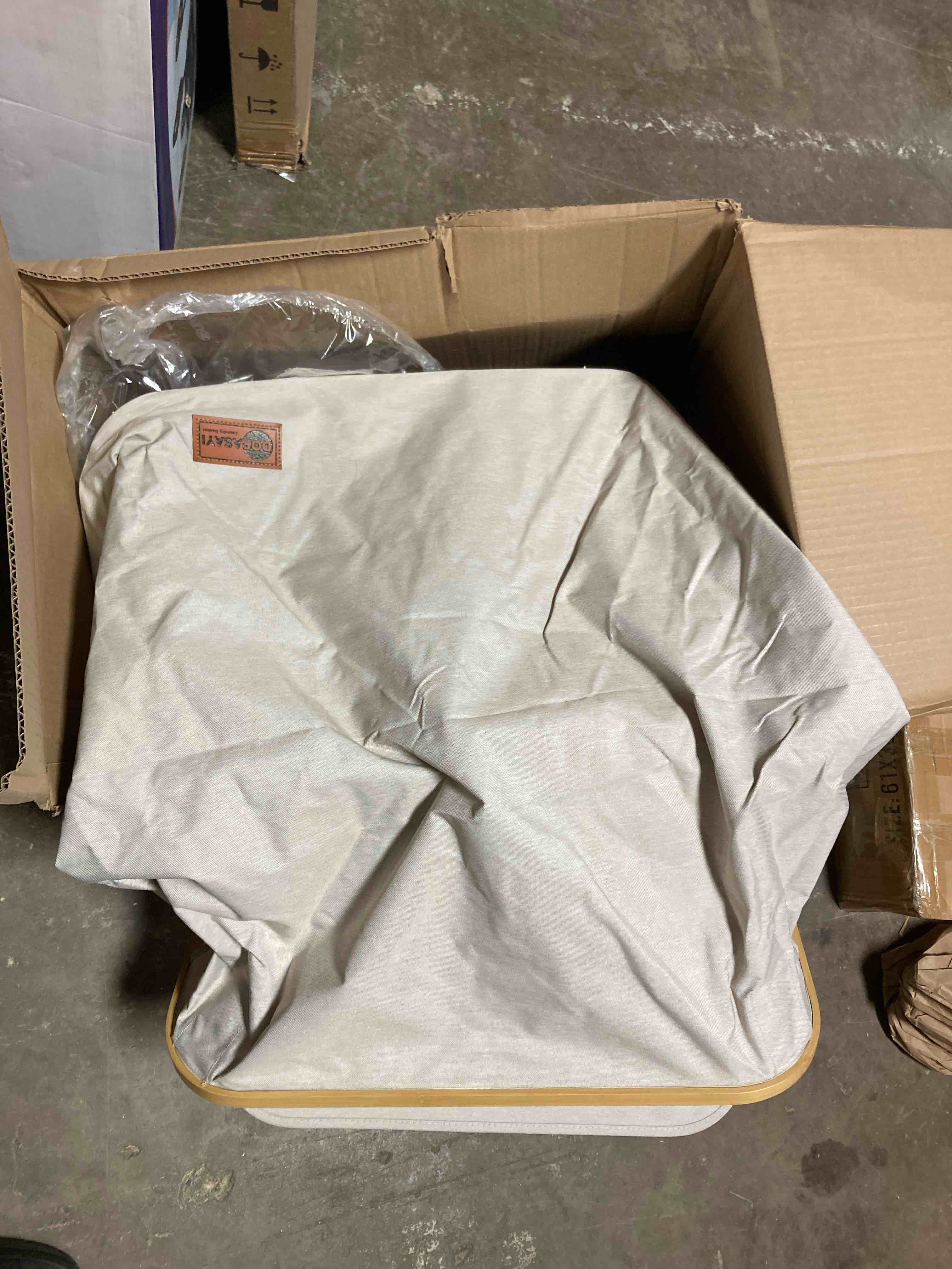 https://s3.amazonaws.com/lotting-images-prod/phillipi/BRN0465694_1737655912017.jpeg