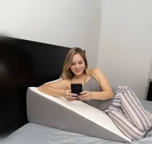 Kölbs Extra Wide Bed Wedge Pillow | Extra Large Bed Wedge Pillow (31" x 33")| Memory Foam Top and Jacquard Cover| Wedge for Sleeping Acid Reflux GERD (Extra Wide 7.5" Height (31 x 33 x 7.5))