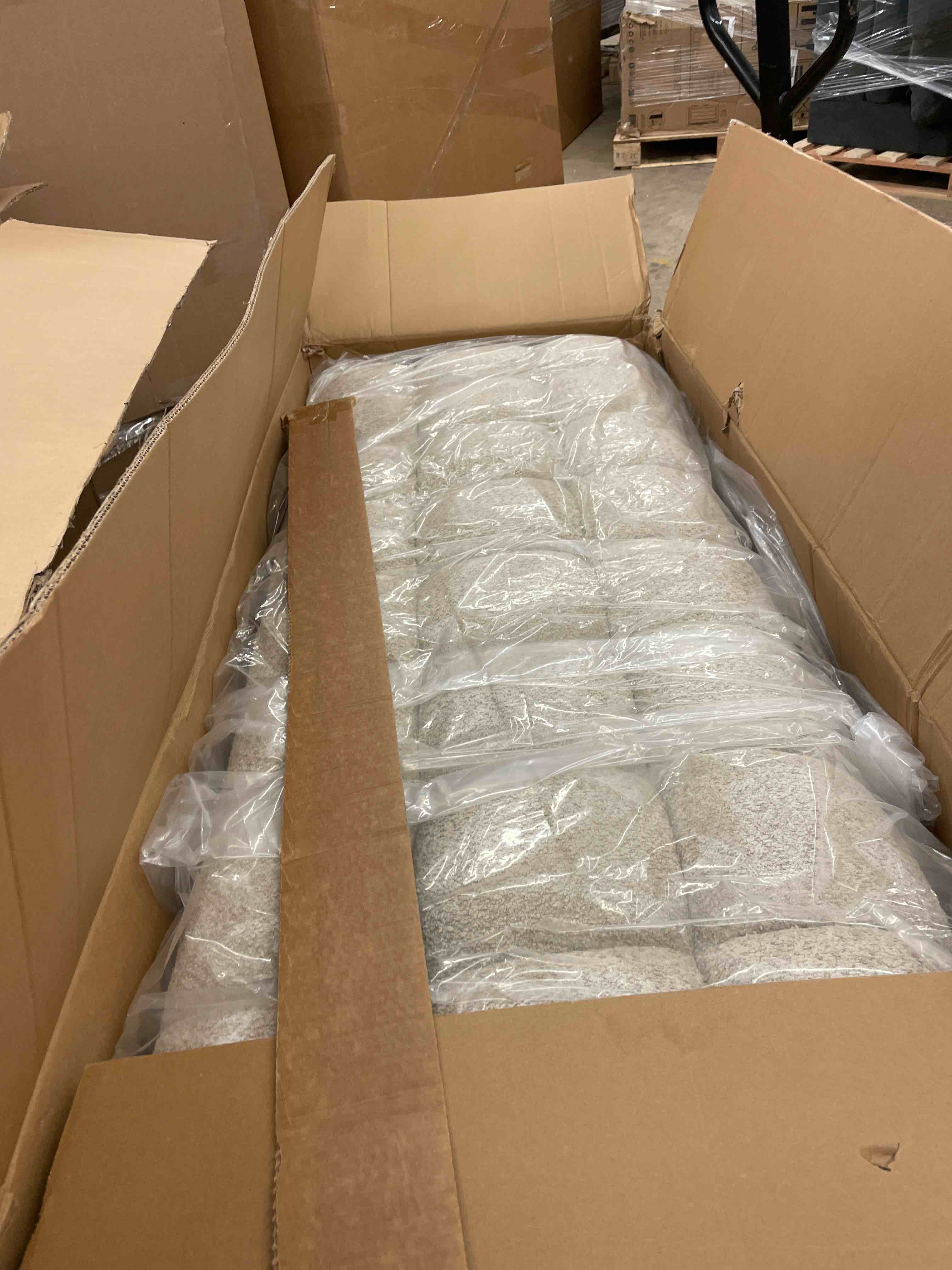 https://s3.amazonaws.com/lotting-images-prod/phillipi/BRN0468164_1739898360197.jpeg