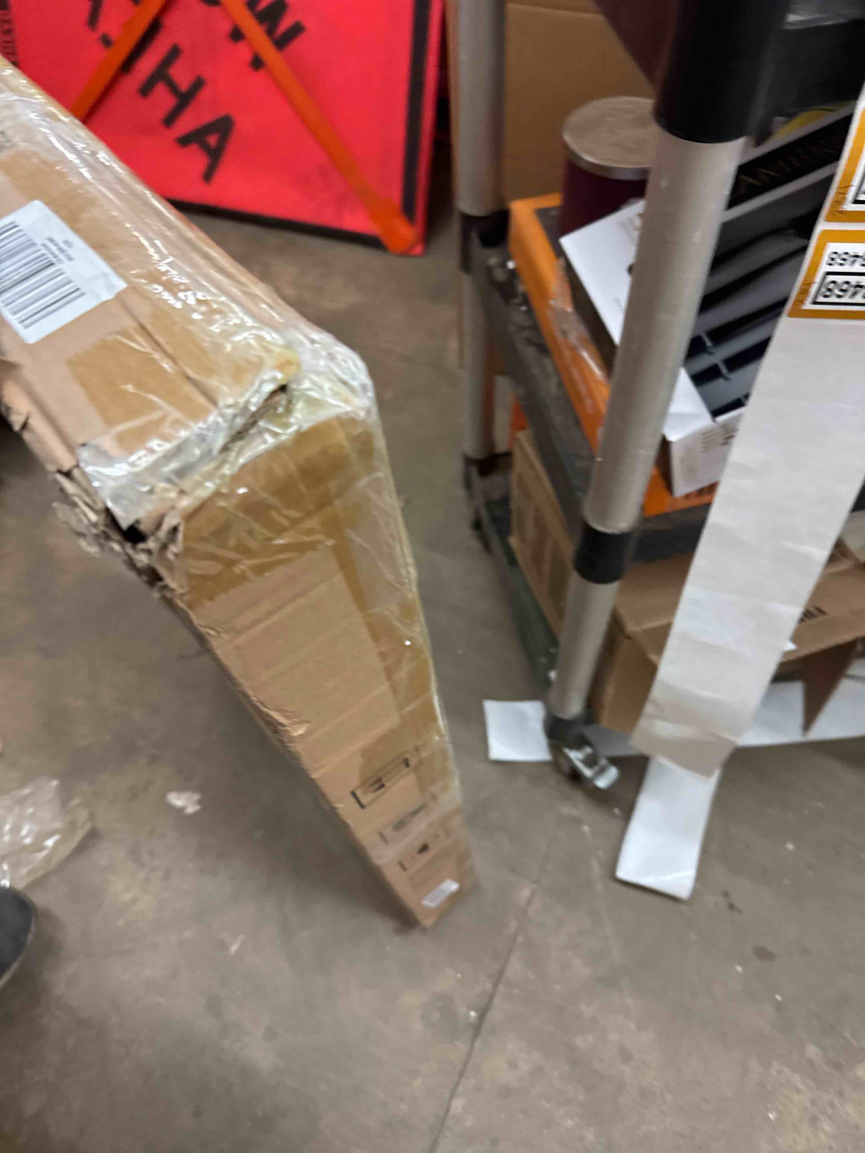 https://s3.amazonaws.com/lotting-images-prod/phillipi/BRN0468468_1739381281560.jpeg