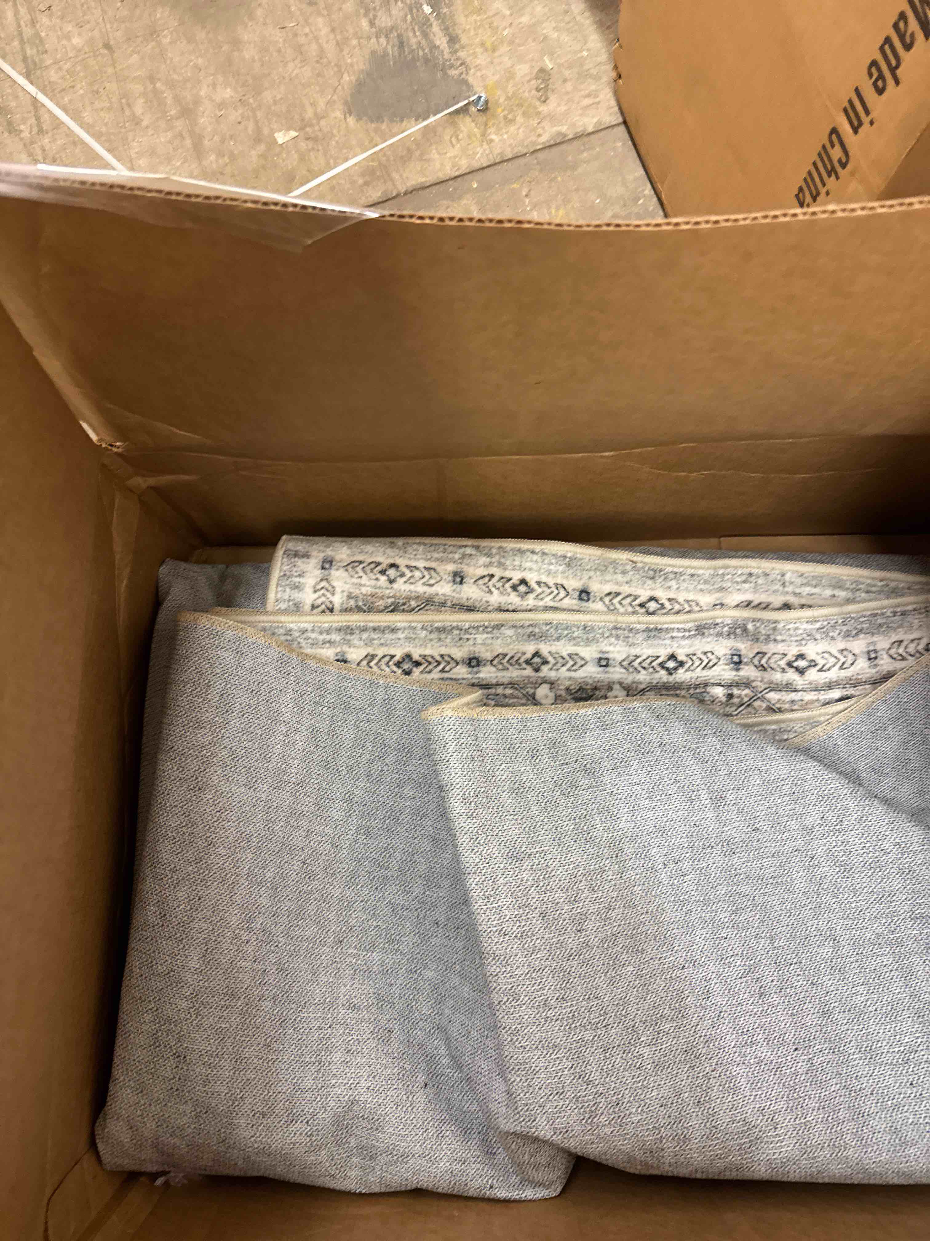 https://s3.amazonaws.com/lotting-images-prod/phillipi/BRN0468481_1739380175489.jpeg