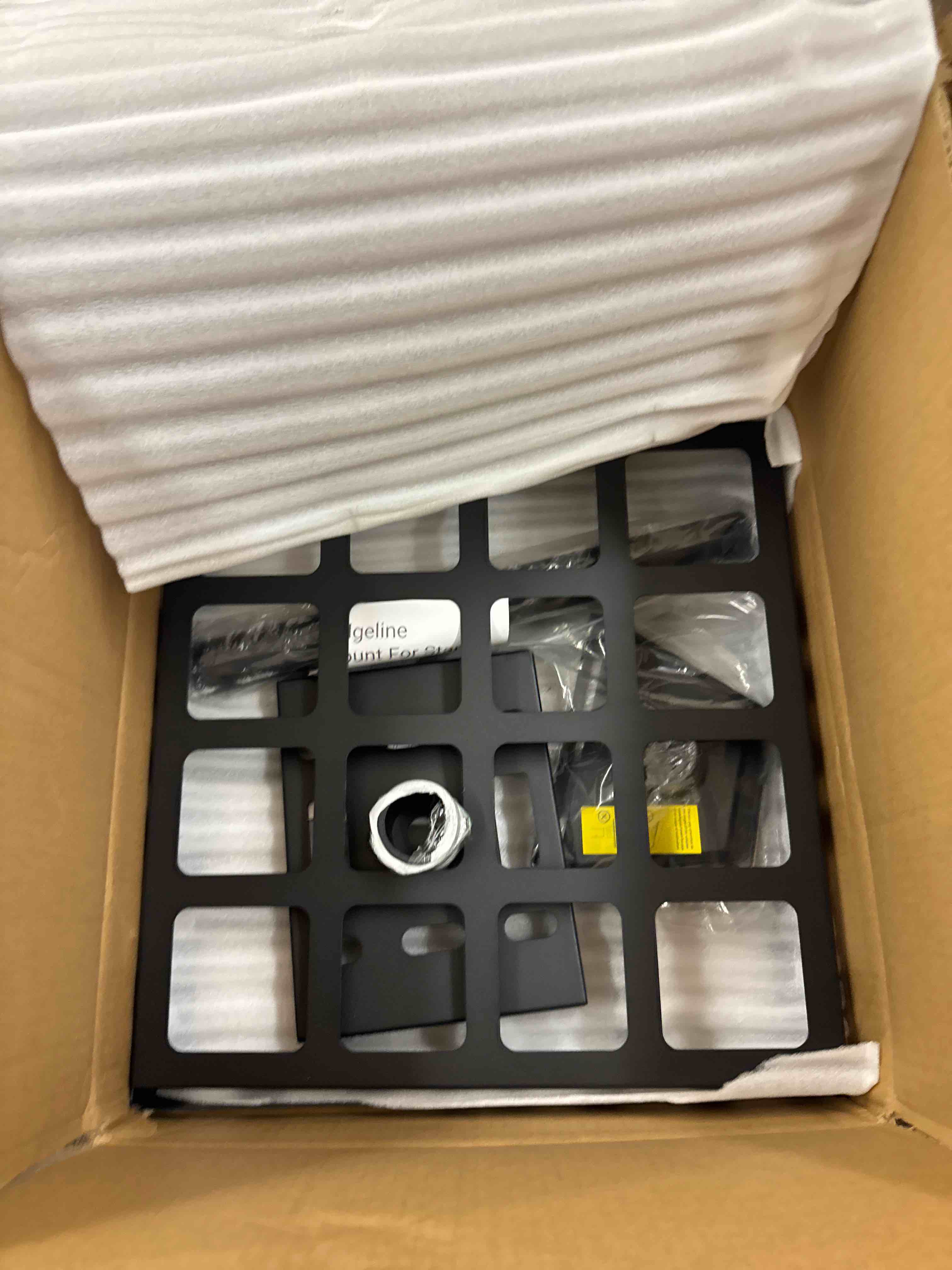 https://s3.amazonaws.com/lotting-images-prod/phillipi/BRN0468882_1738946777971.jpeg