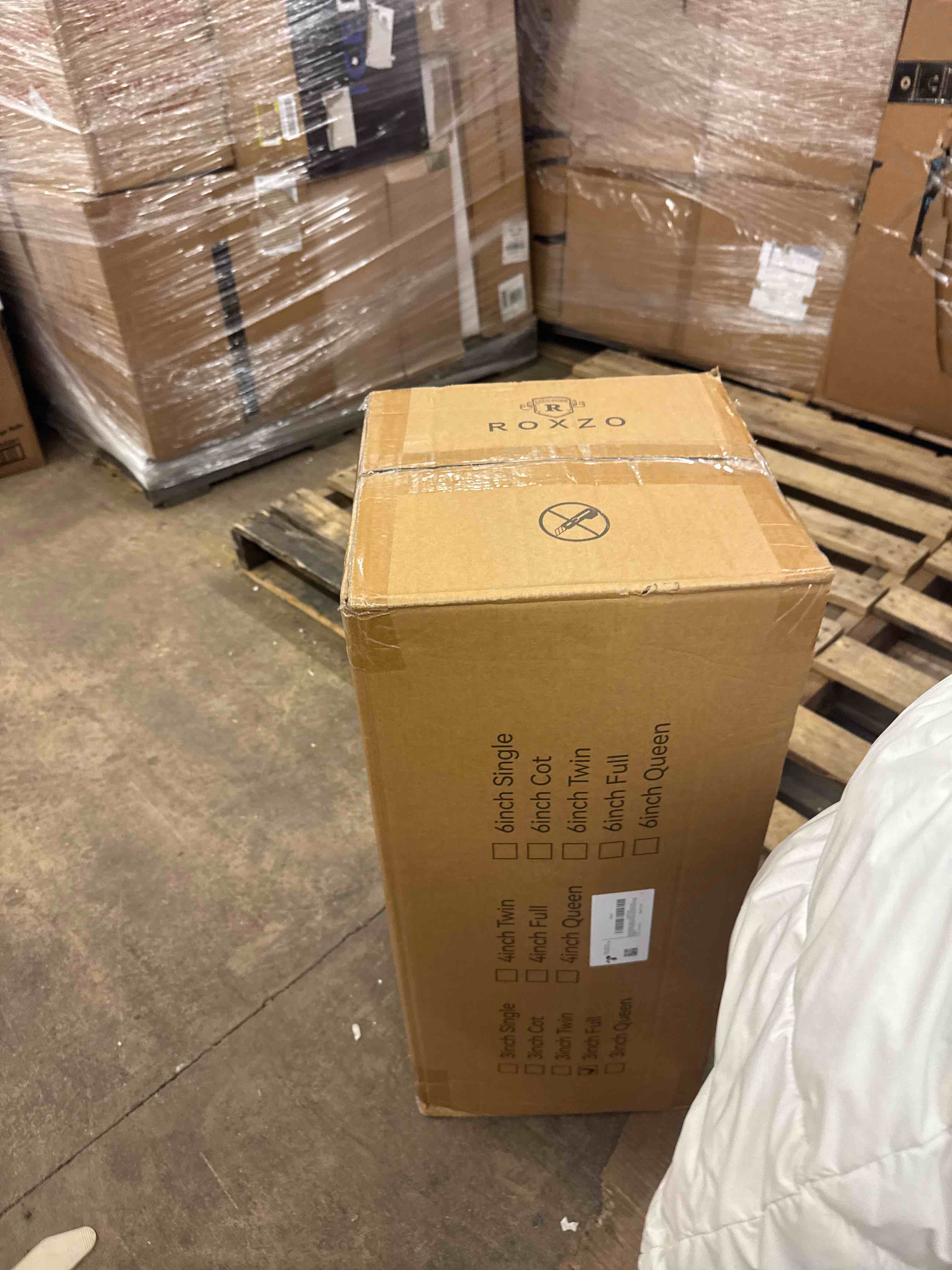 https://s3.amazonaws.com/lotting-images-prod/phillipi/BRN0468888_1738945780839.jpeg