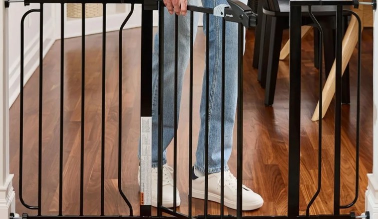 Regalo Easy Step 49 inch Extra Wide Baby Safety Gate, Black
