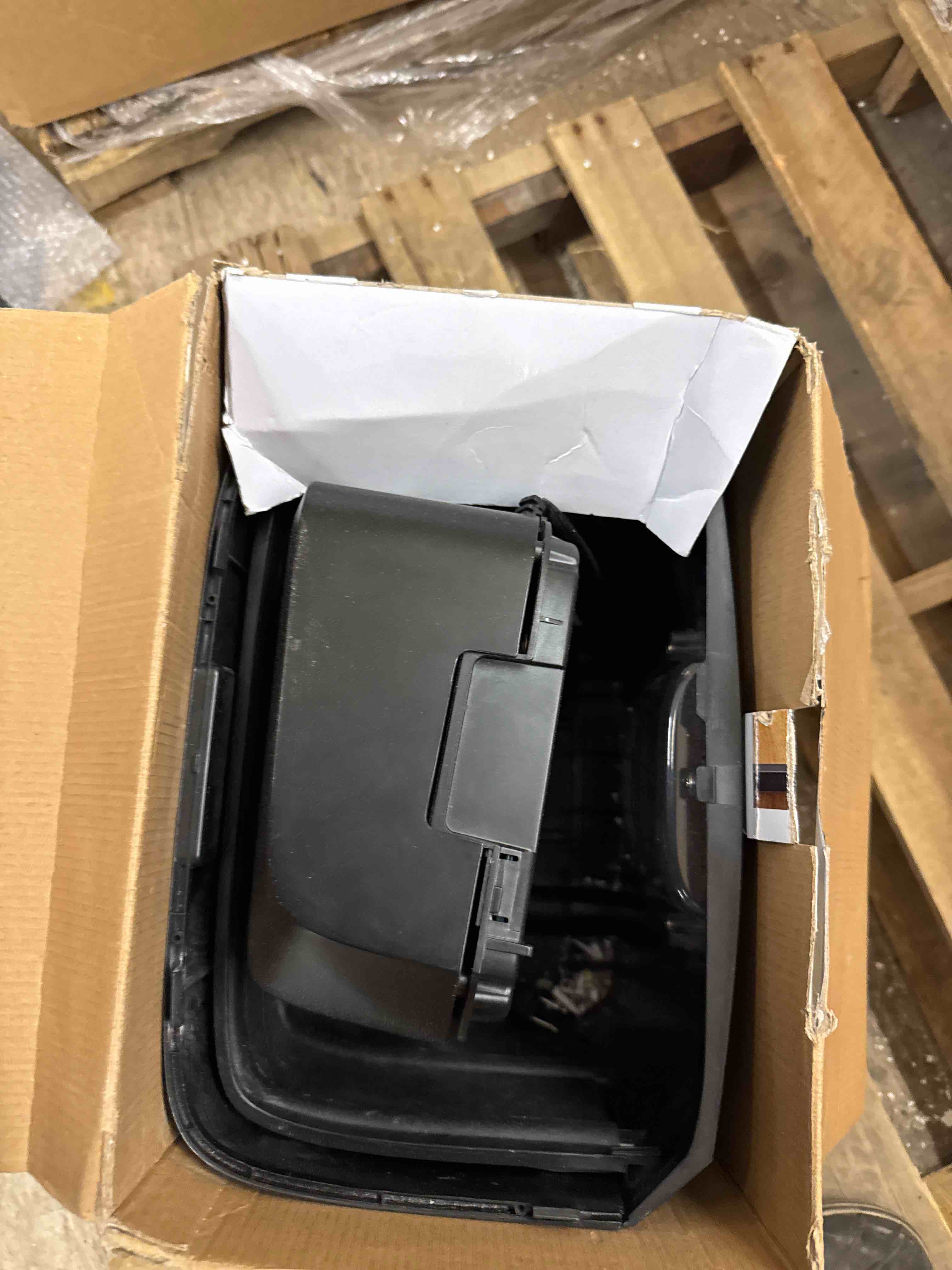 https://s3.amazonaws.com/lotting-images-prod/phillipi/BRN0468925_1738868486365.jpeg