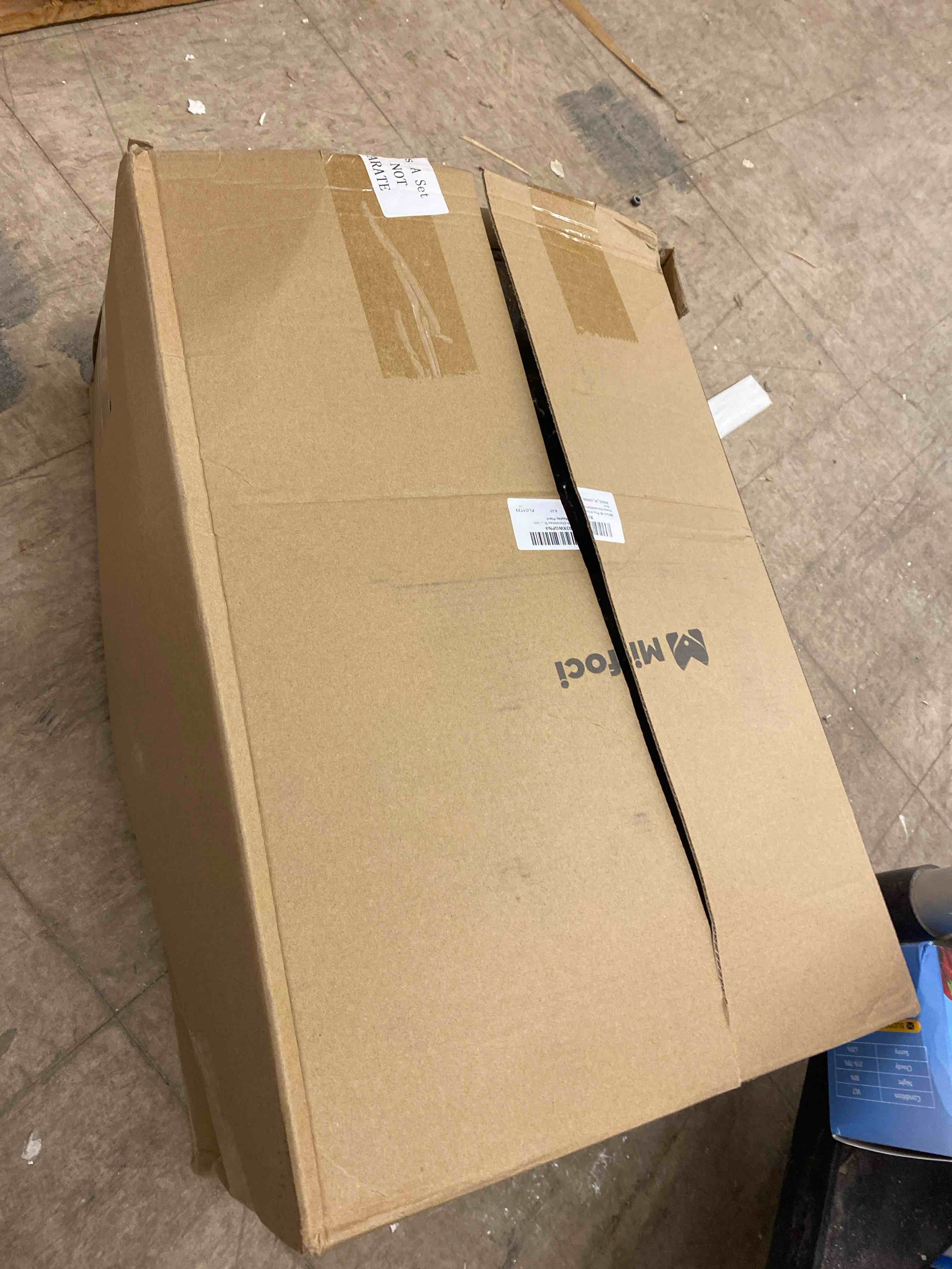 https://s3.amazonaws.com/lotting-images-prod/phillipi/BRN0469050_1738252830141.jpeg