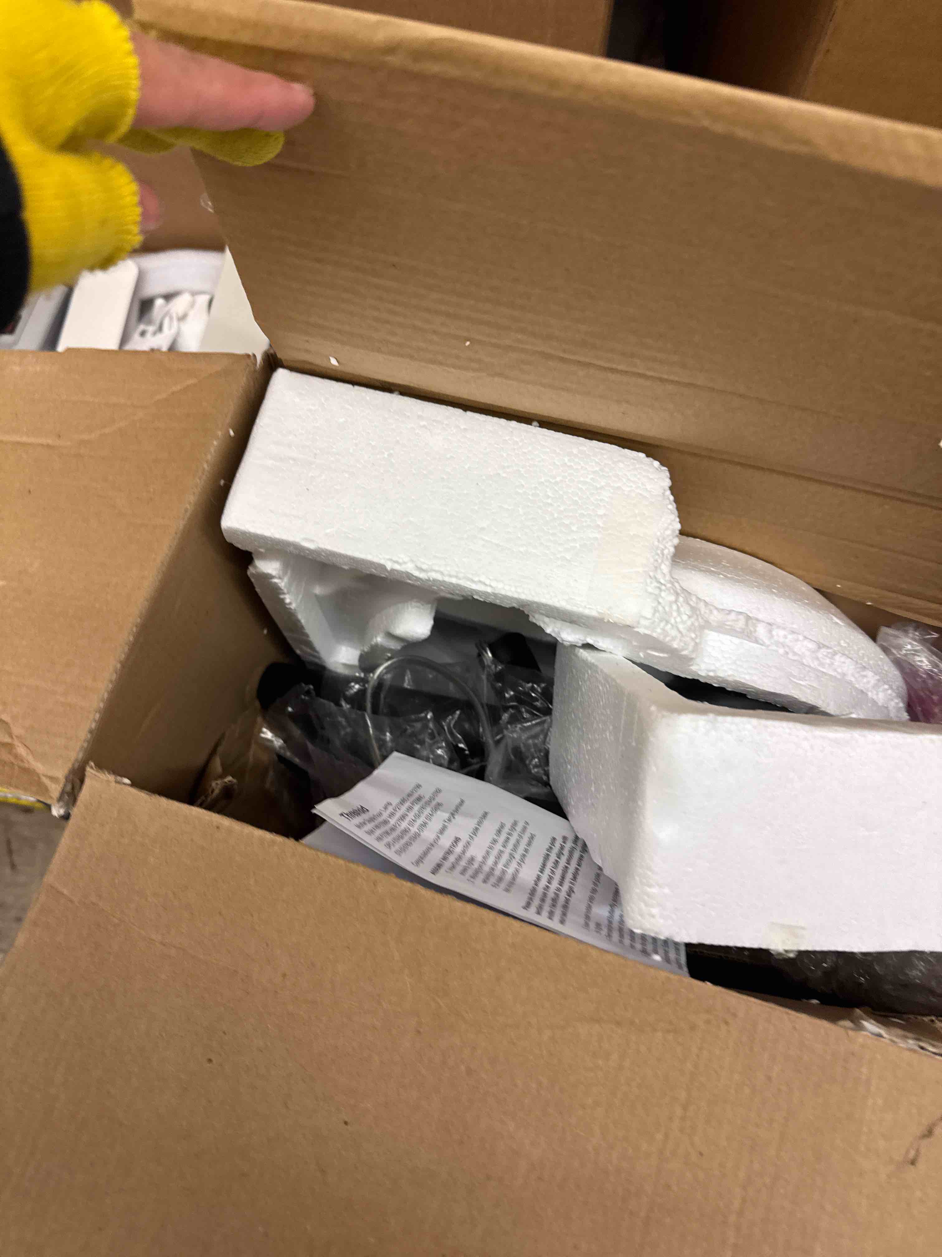 https://s3.amazonaws.com/lotting-images-prod/phillipi/BRN0469429_1736890281101.jpeg