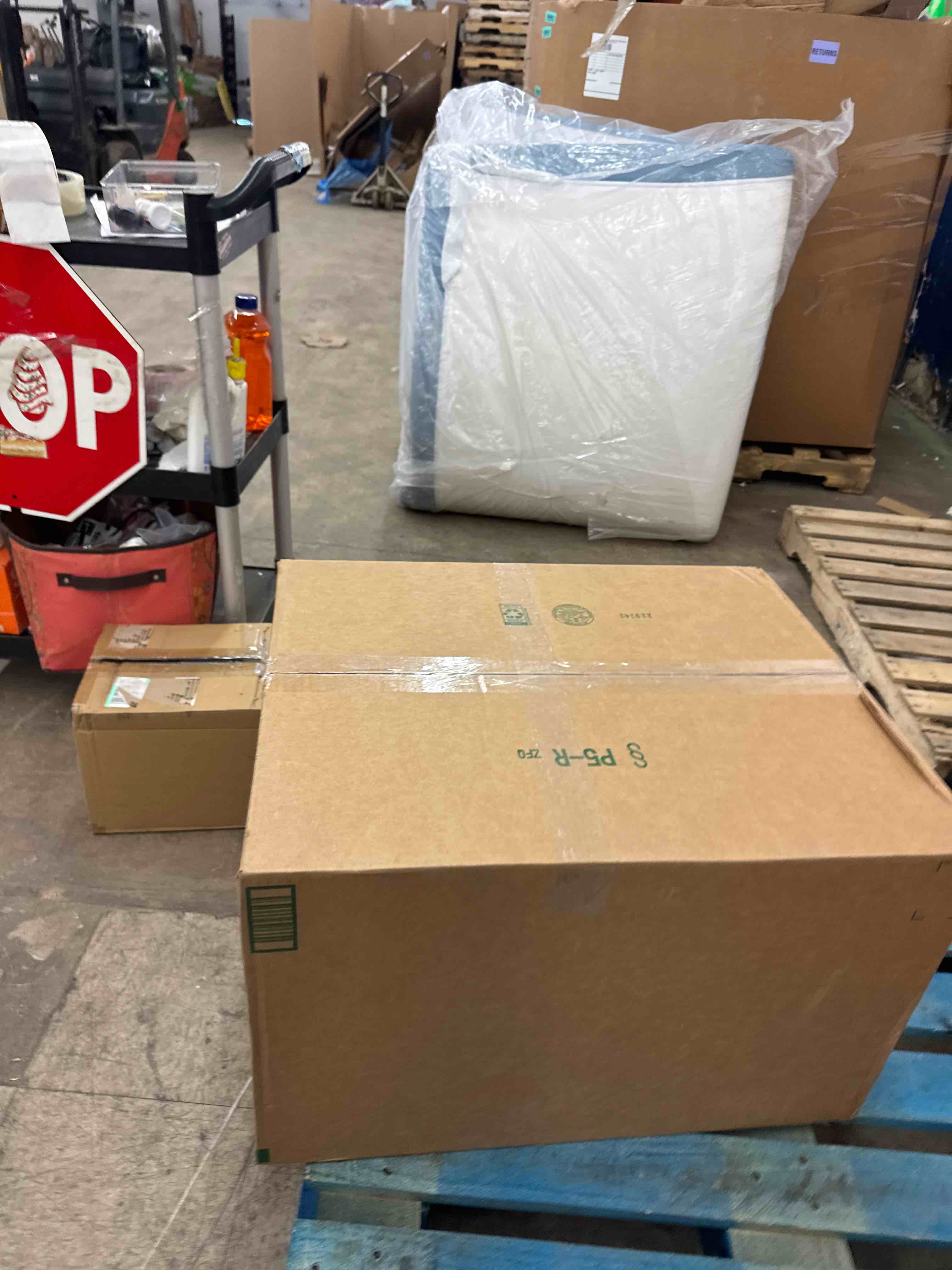 https://s3.amazonaws.com/lotting-images-prod/phillipi/BRN0469511_1736360773364.jpeg