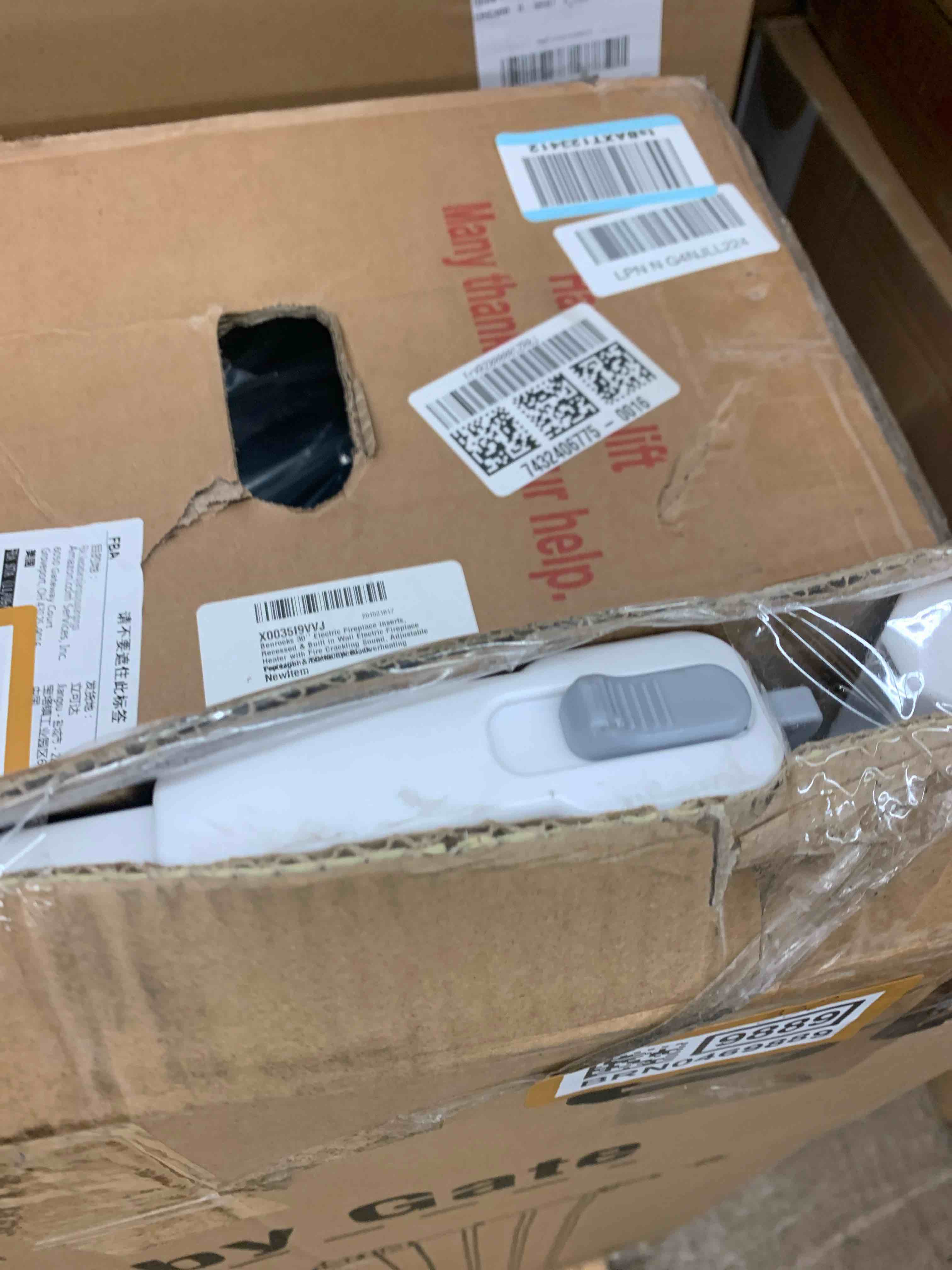 https://s3.amazonaws.com/lotting-images-prod/phillipi/BRN0469889_1732640553929.jpeg