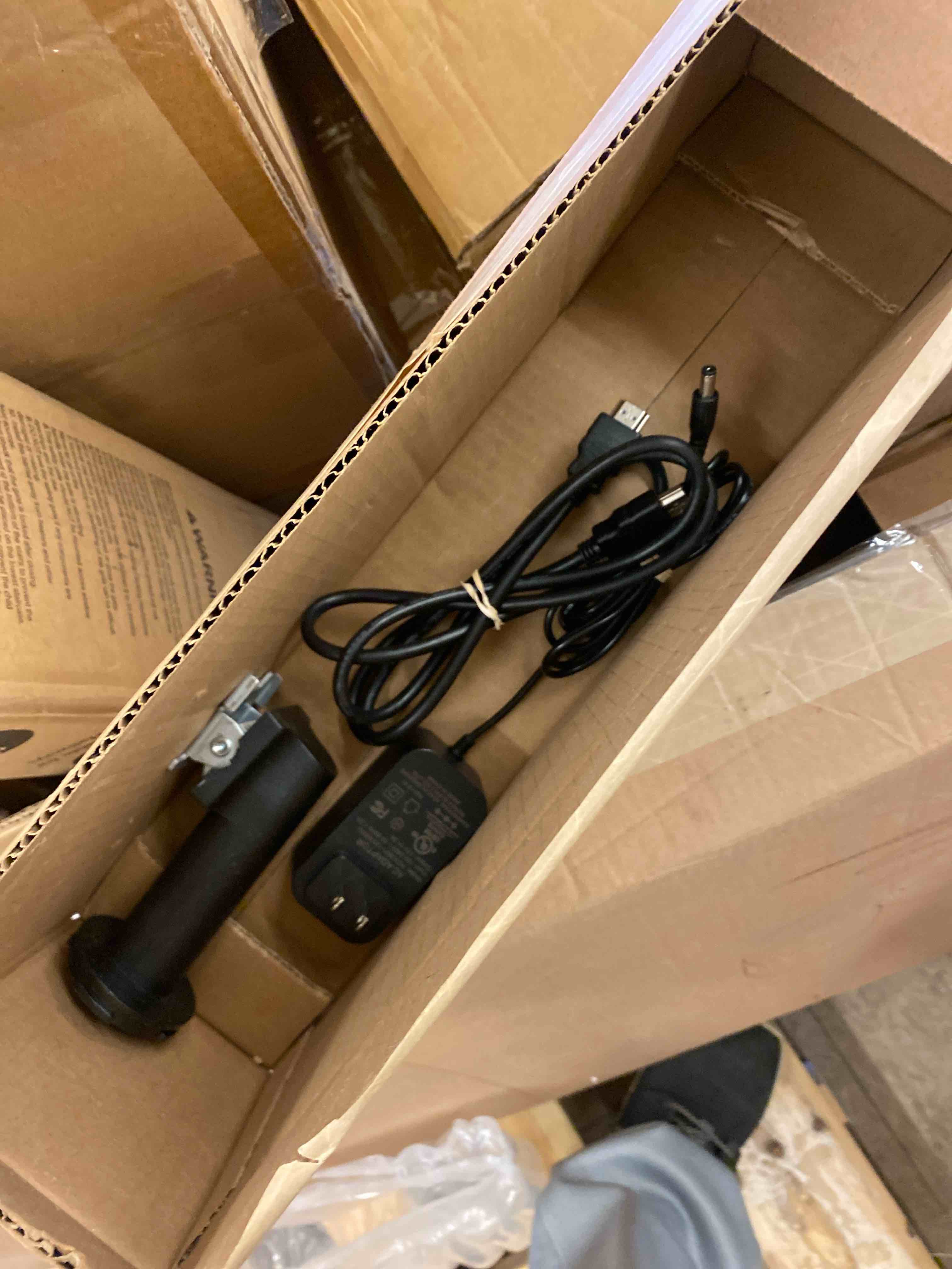 https://s3.amazonaws.com/lotting-images-prod/phillipi/BRN0470517_1740070803096.jpeg