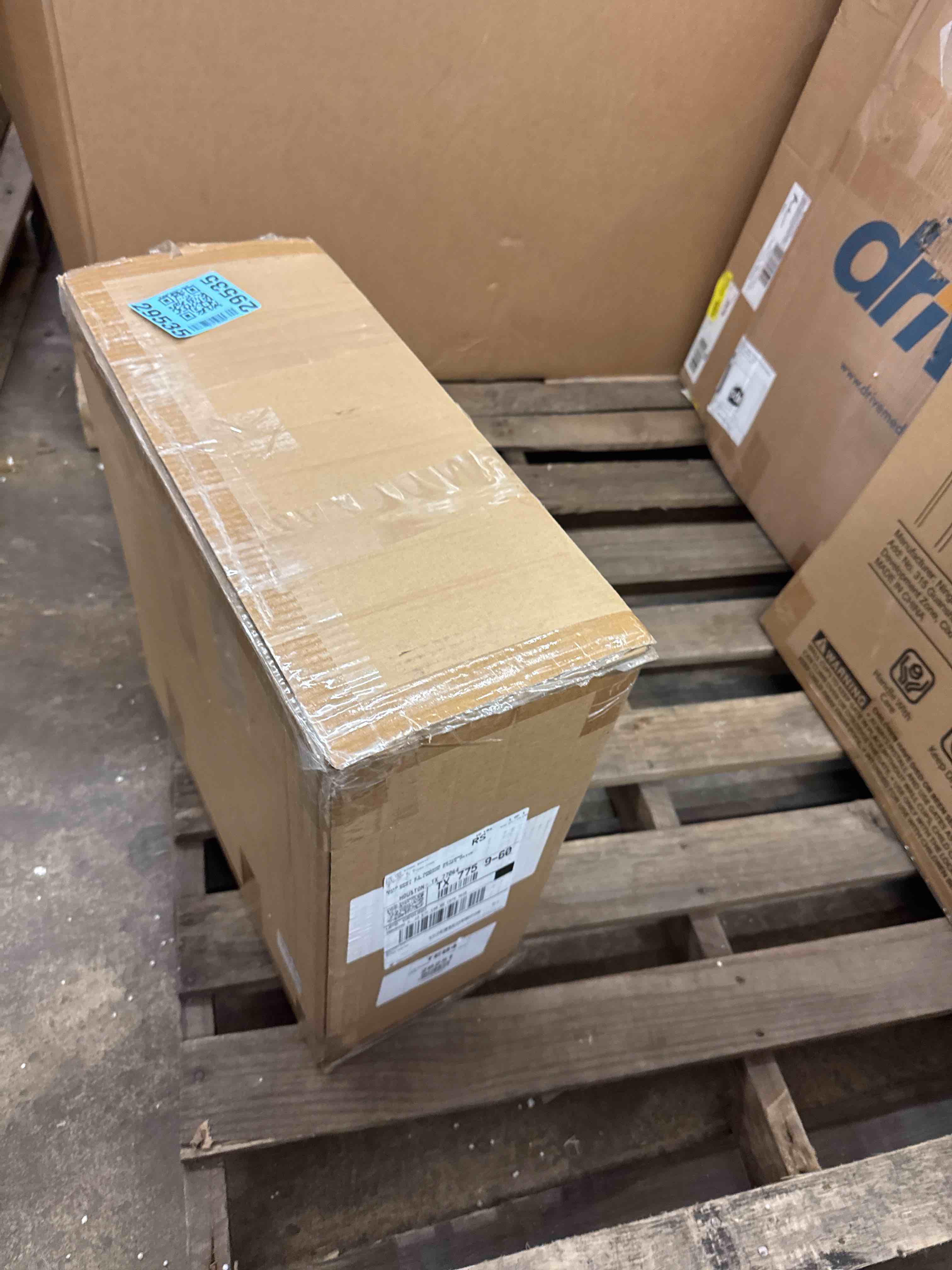 https://s3.amazonaws.com/lotting-images-prod/phillipi/BRN0470984_1738349568888.jpeg