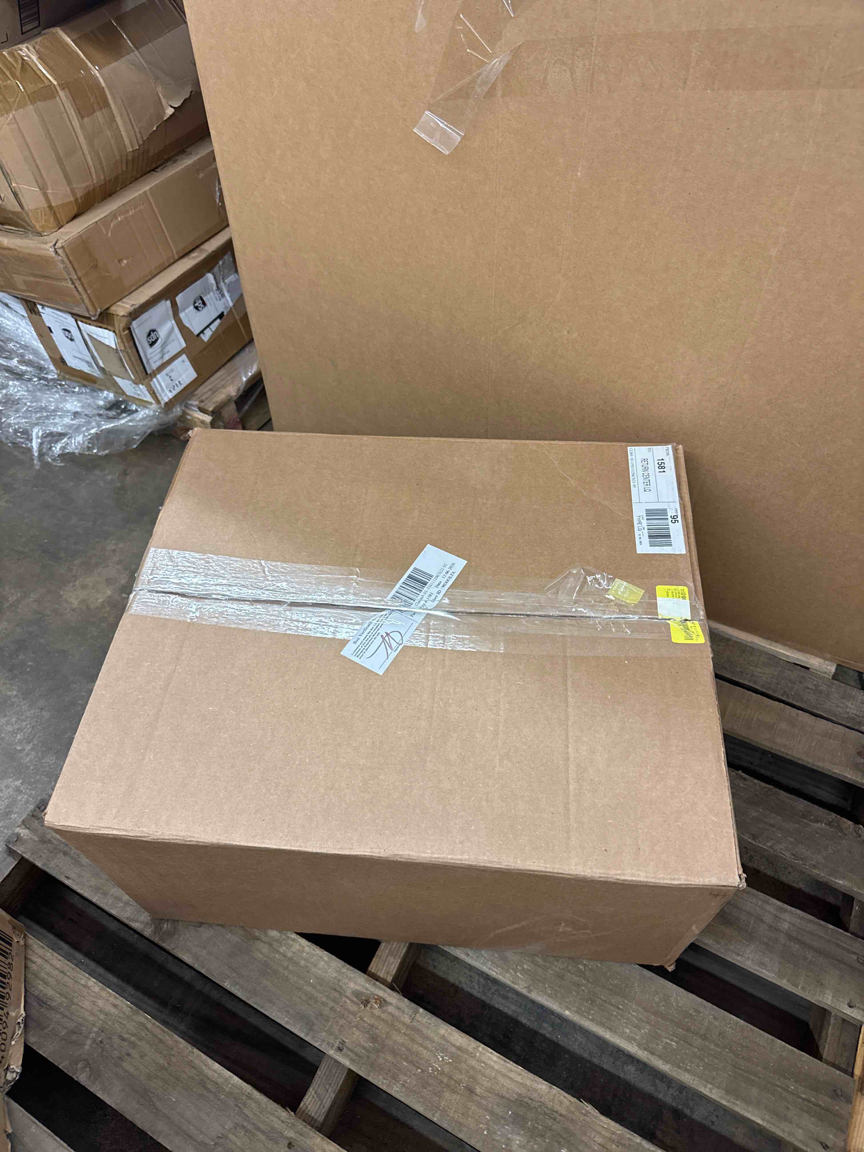 https://s3.amazonaws.com/lotting-images-prod/phillipi/BRN0470996_1738348205892.jpeg