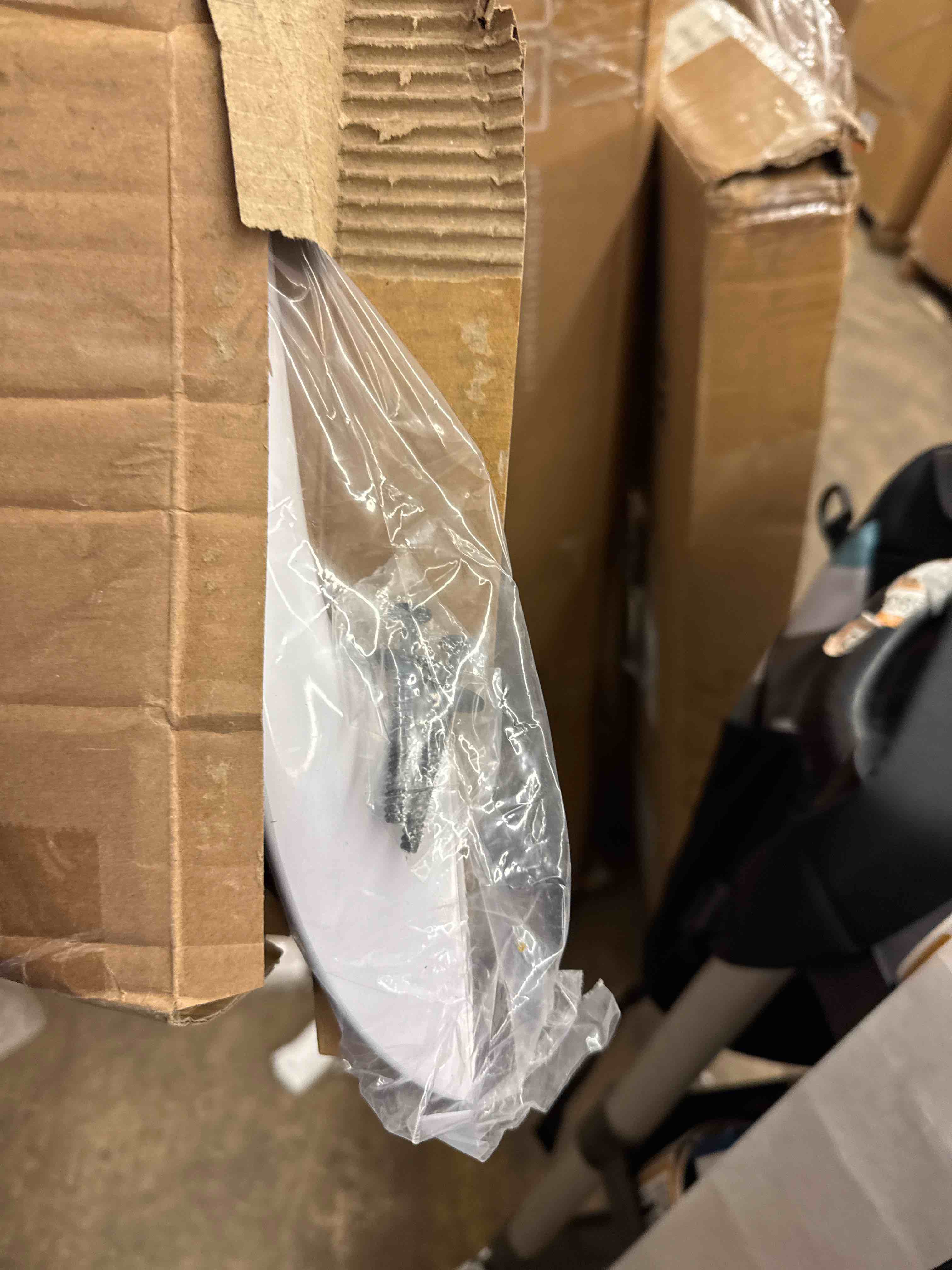 https://s3.amazonaws.com/lotting-images-prod/phillipi/BRN0471109_1738177899462.jpeg