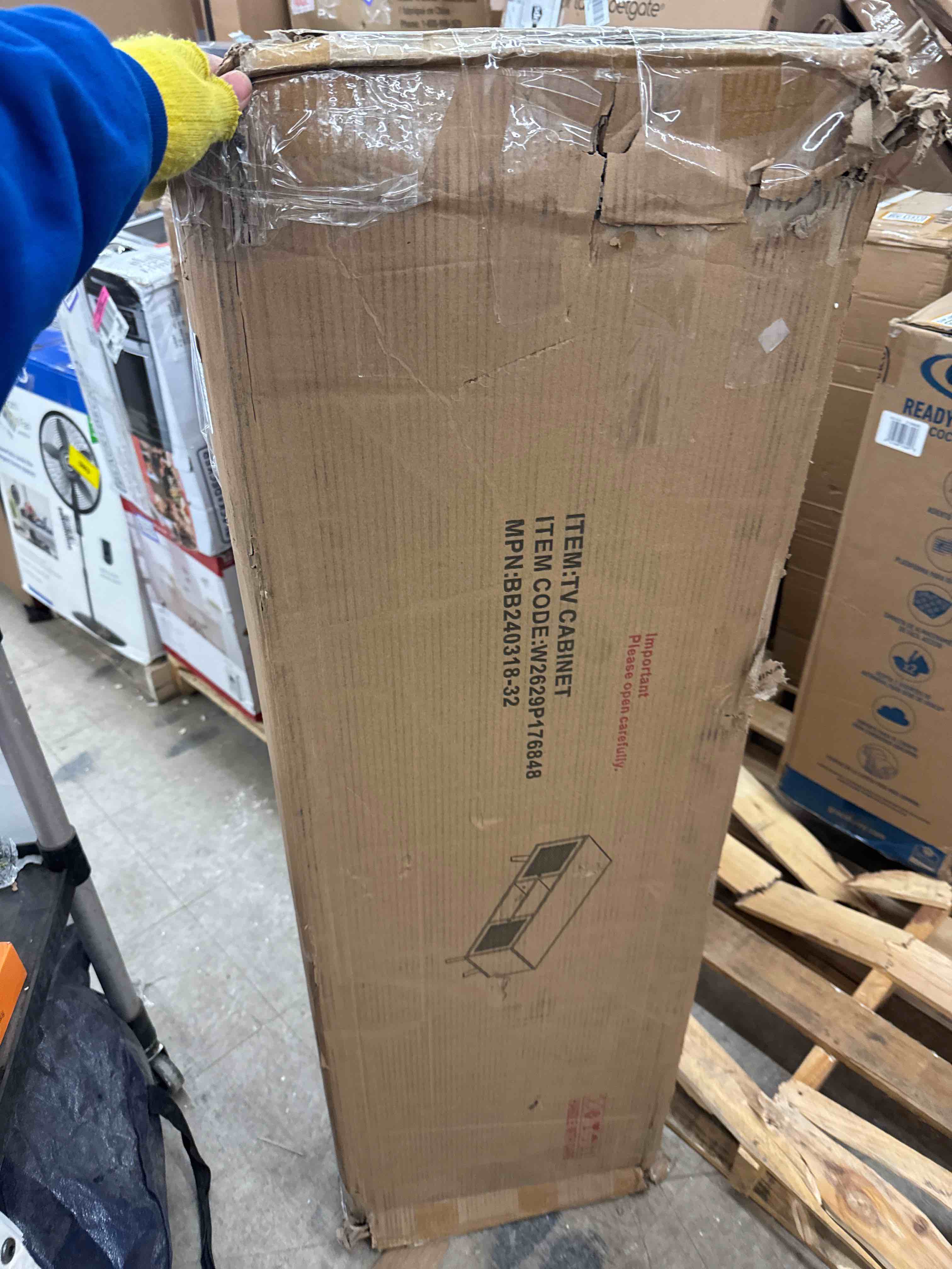 https://s3.amazonaws.com/lotting-images-prod/phillipi/BRN0471409_1737039740343.jpeg