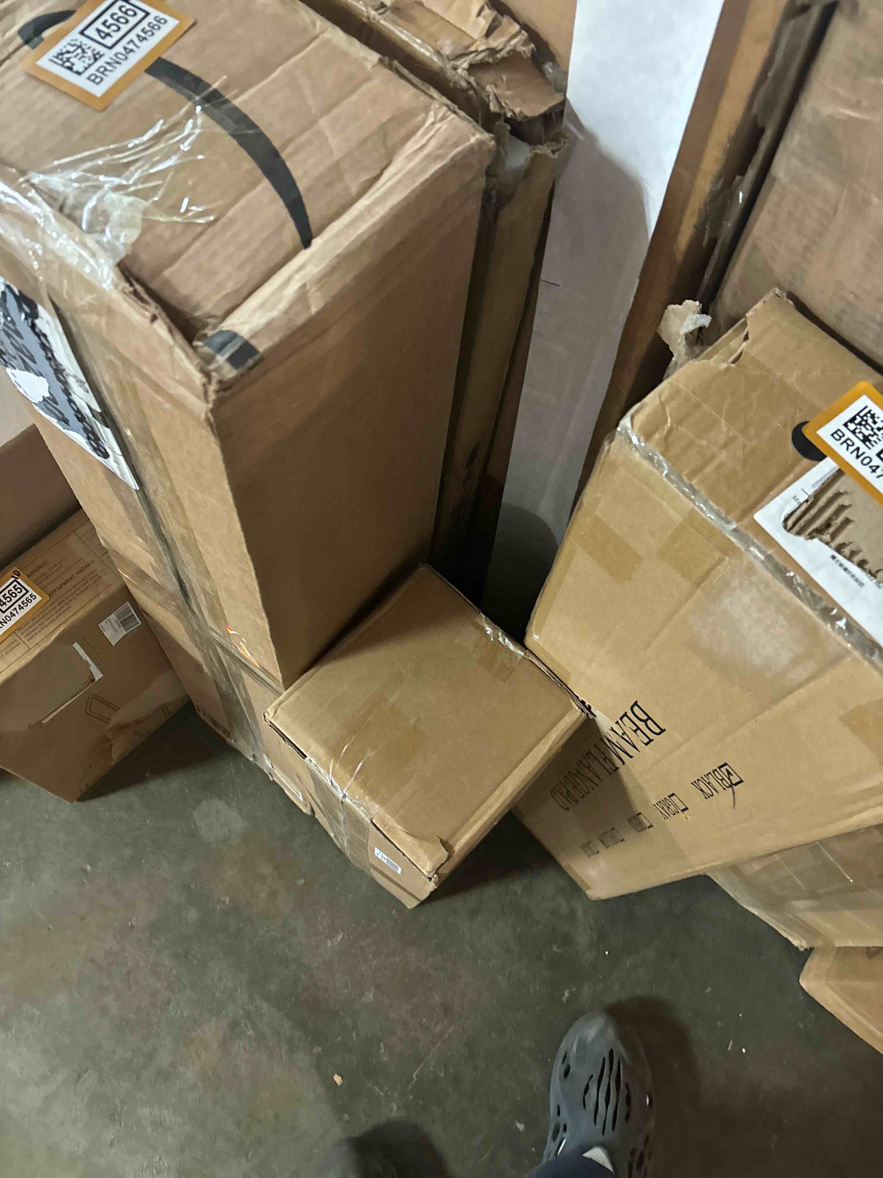 https://s3.amazonaws.com/lotting-images-prod/phillipi/BRN0474568_1734456992549.jpeg