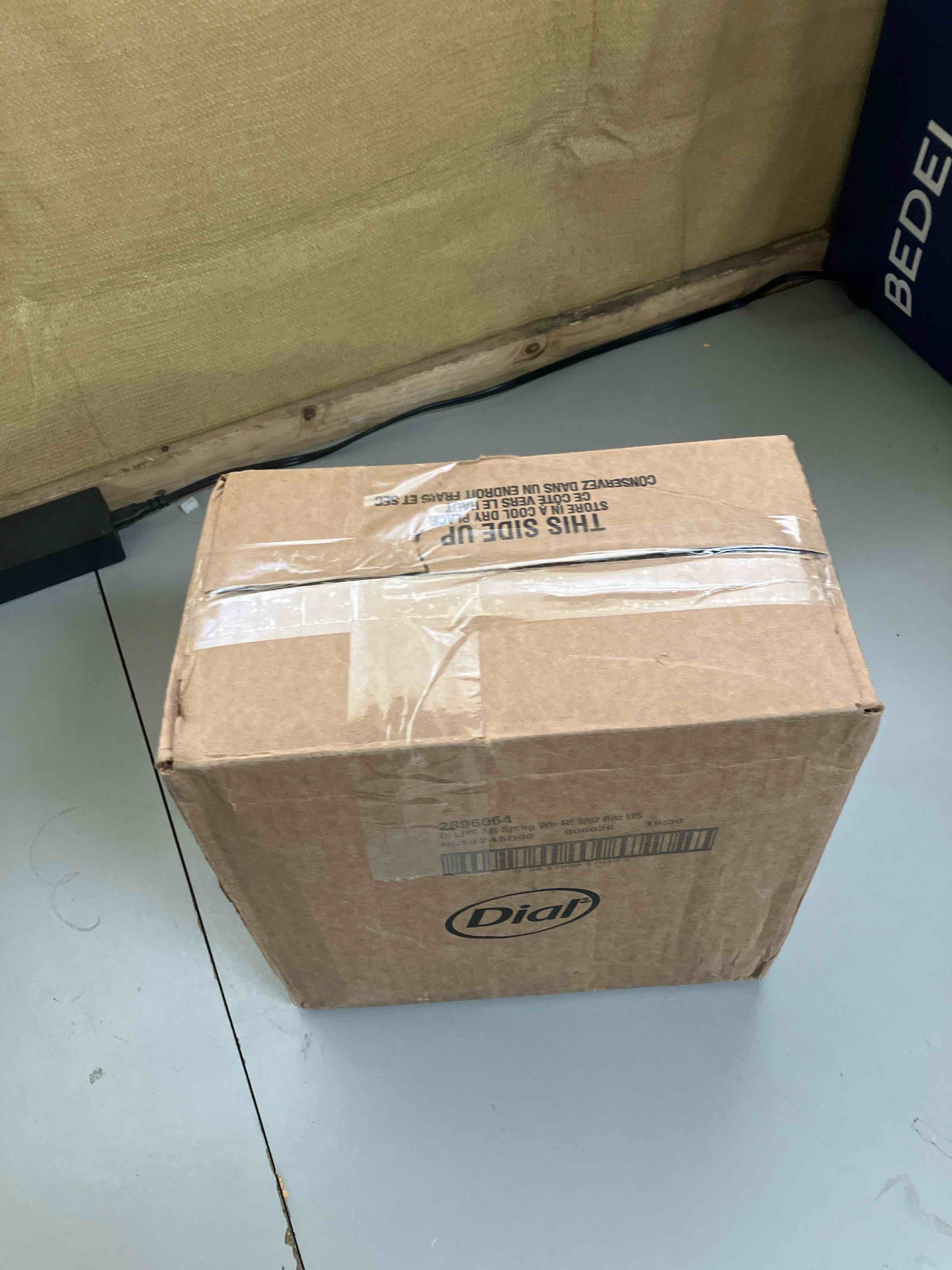 https://s3.amazonaws.com/lotting-images-prod/phillipi/BRN0480622_1740514273370.jpeg
