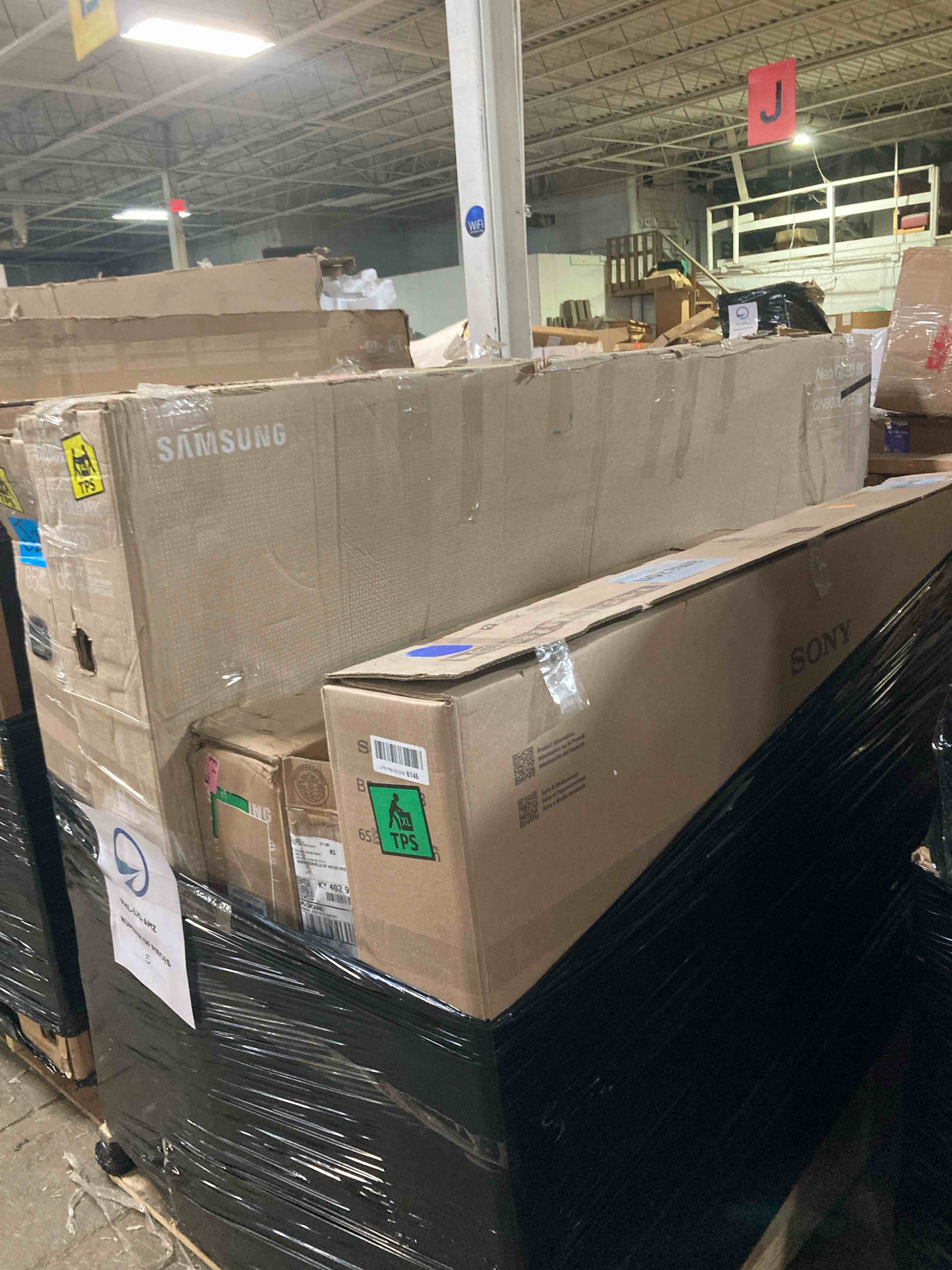 https://s3.amazonaws.com/lotting-images-prod/phillipi/BRN0482444_1741798550918.jpeg