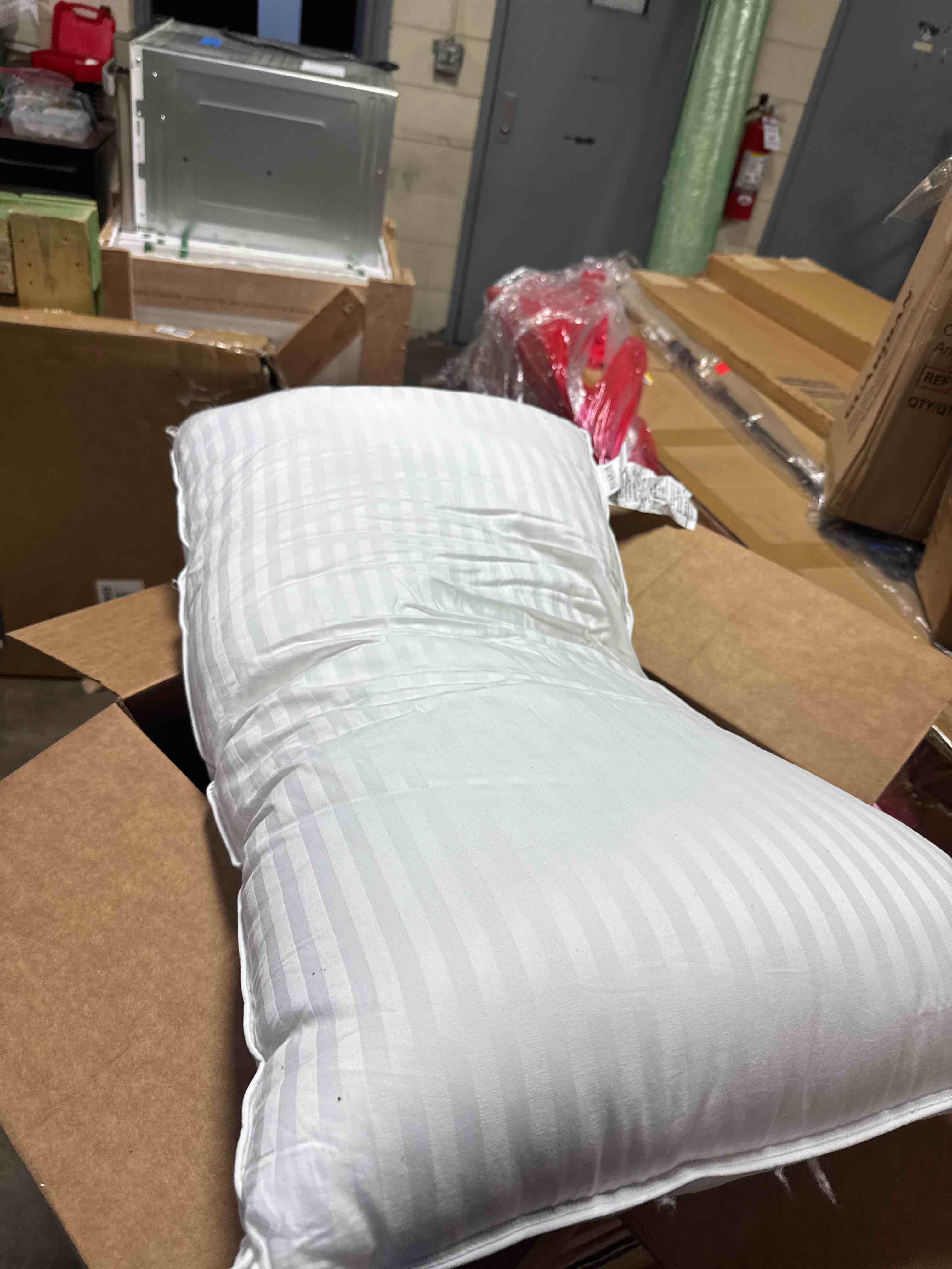 Condition photo showing Good Condition for Beckham Hotel Collection Bed Pillows King Size Set of 2 - Down Alternative Pillow for Back, Stomach or Side Sleepers