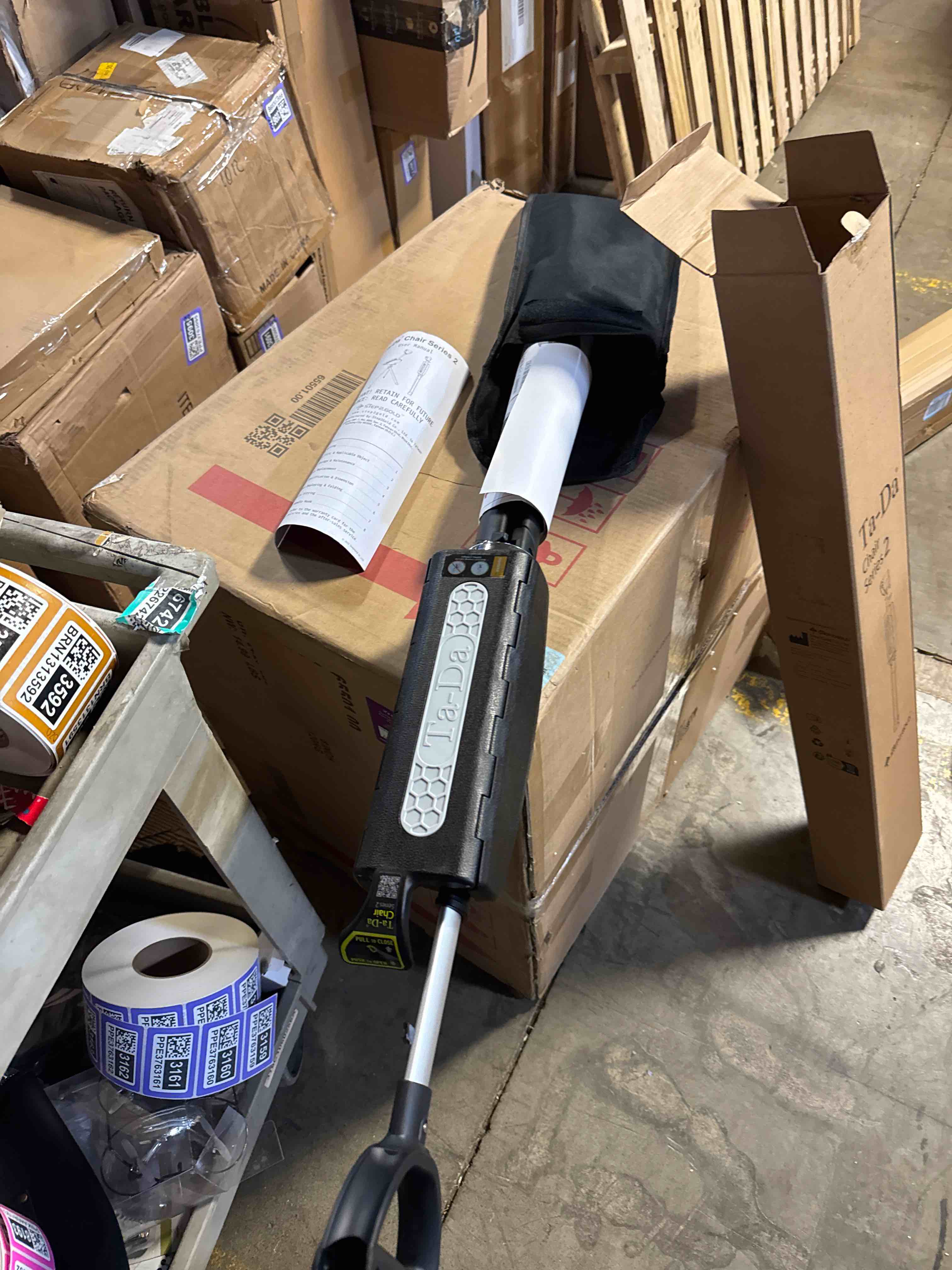 Condition photo showing New/Like New for STEP2GOLD Ta-Da Chair Series 2- Portable Walking Stick, Cane with Seat, Foldable Chair, Hiking Stick, for Camping, Hiking, Lightweight Aluminum, Easy Carry, Anti-Slip M (34.2") Black