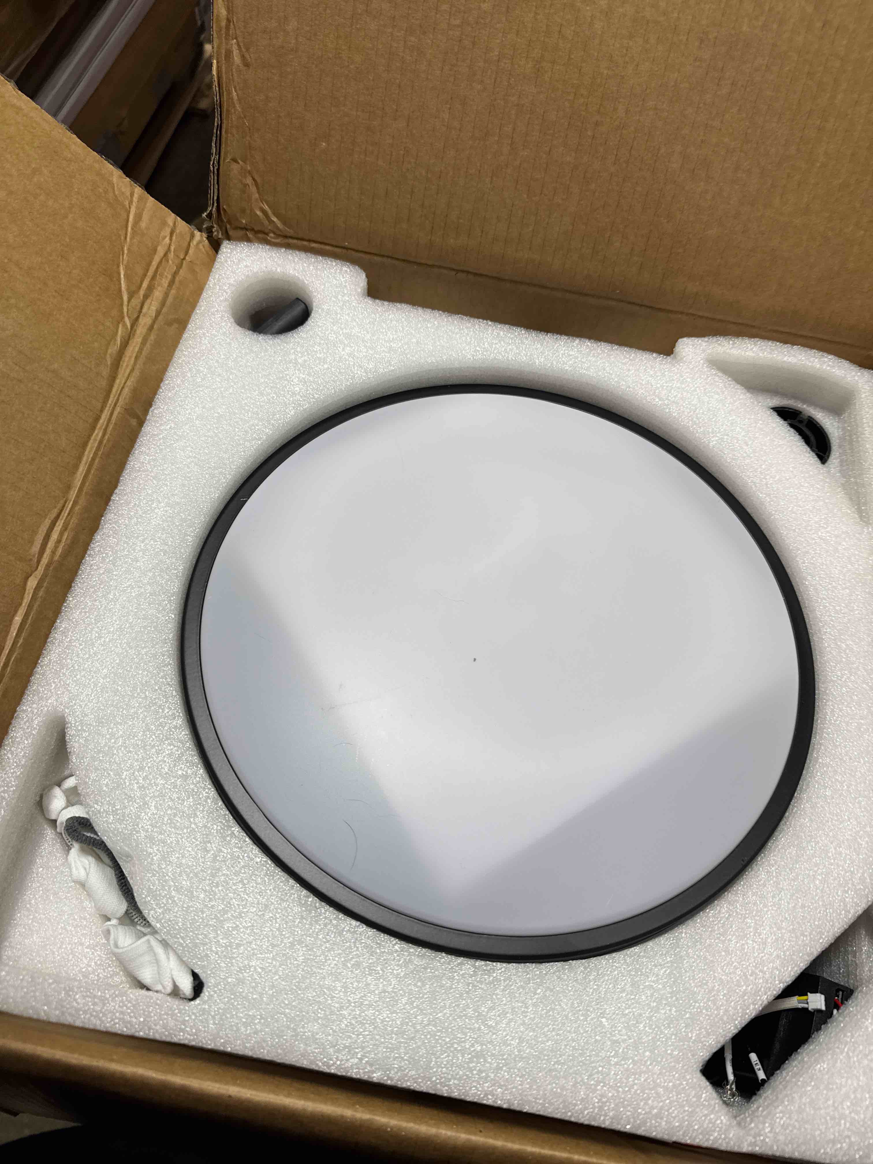 Condition photo showing Good Condition for 36 Inch Black Retractable Ceiling Fan Dimmable Modern LED Ceiling Fan with Light and APP Control 6 Speed Reversible Fandelier Ceiling Fan with Lights and Remote Silent Motor for Bedroom Live Room