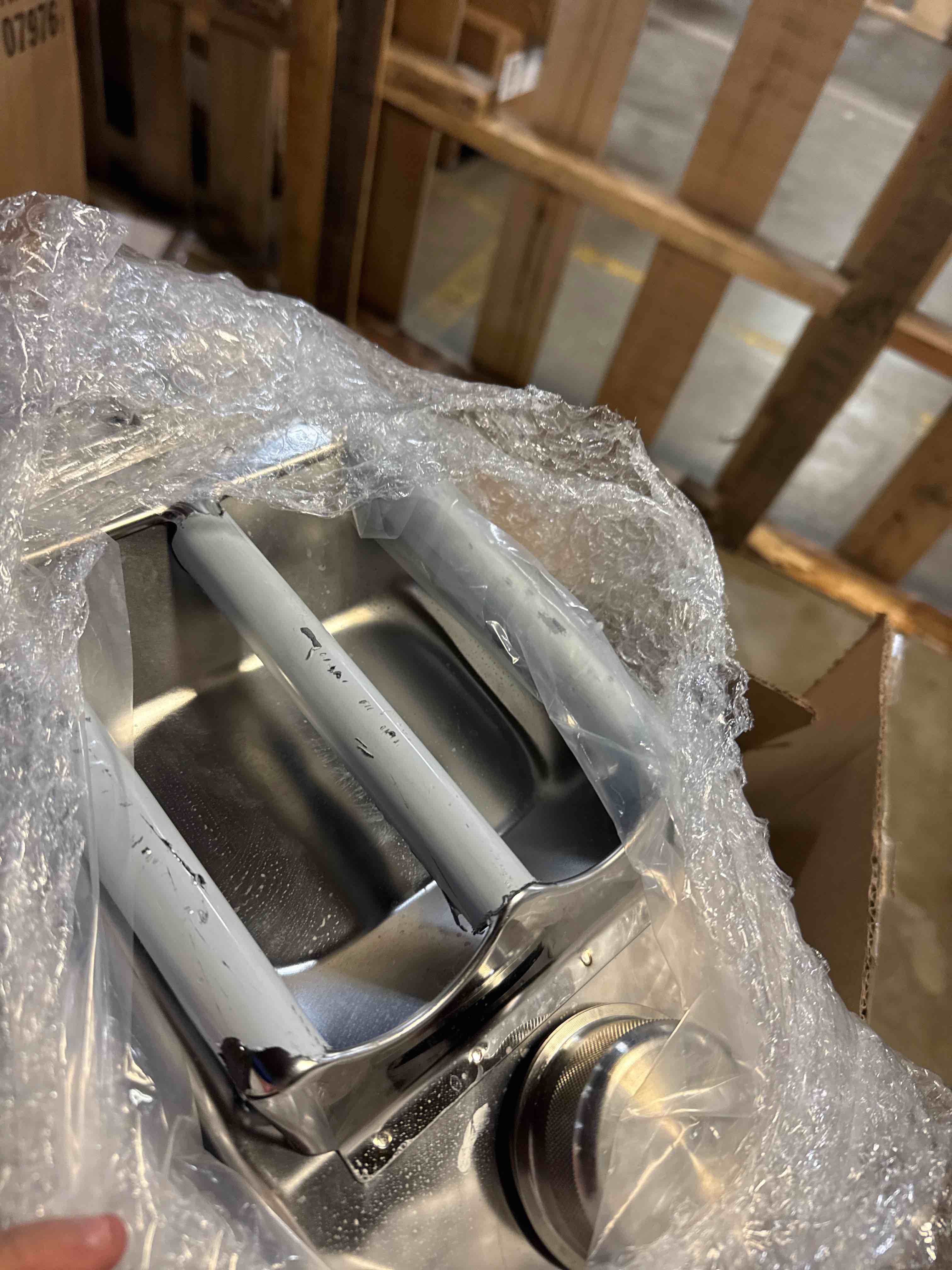 Condition photo showing Good Condition for Blulu 1 Pcs 20-qt (5 Gallon) Stainless Cooking Oil Storage Can 13. 6 x 6. 7 x 18. 5 Commercial Grade 304 Food Safety Oil Distributor for Kitchens Restaurants Food Trucks